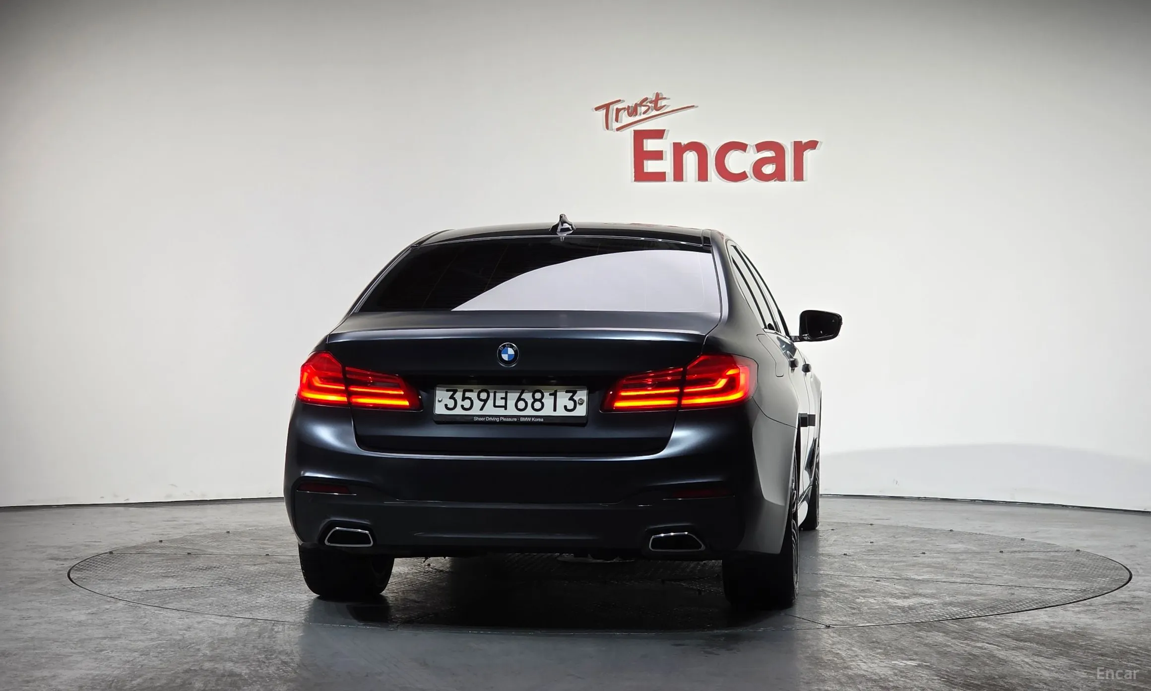 BMW 5 Series (G30) превью 4