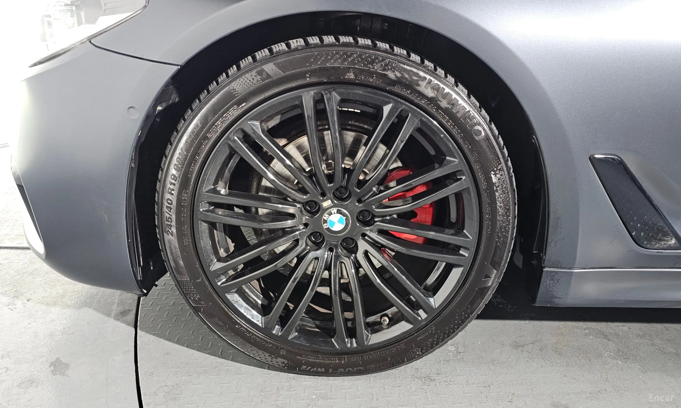 BMW 5 Series (G30) превью 5