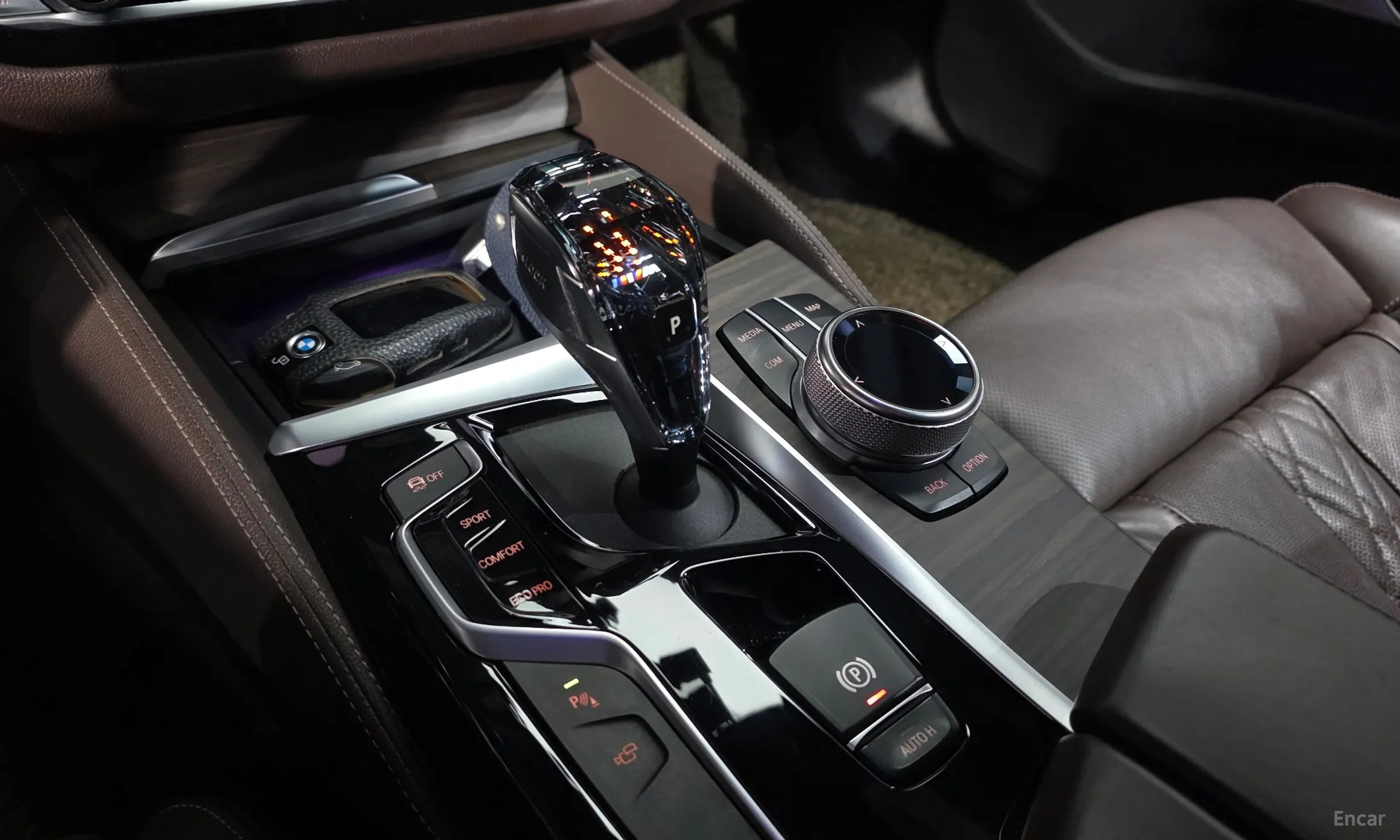 BMW 5 Series (G30) превью 9