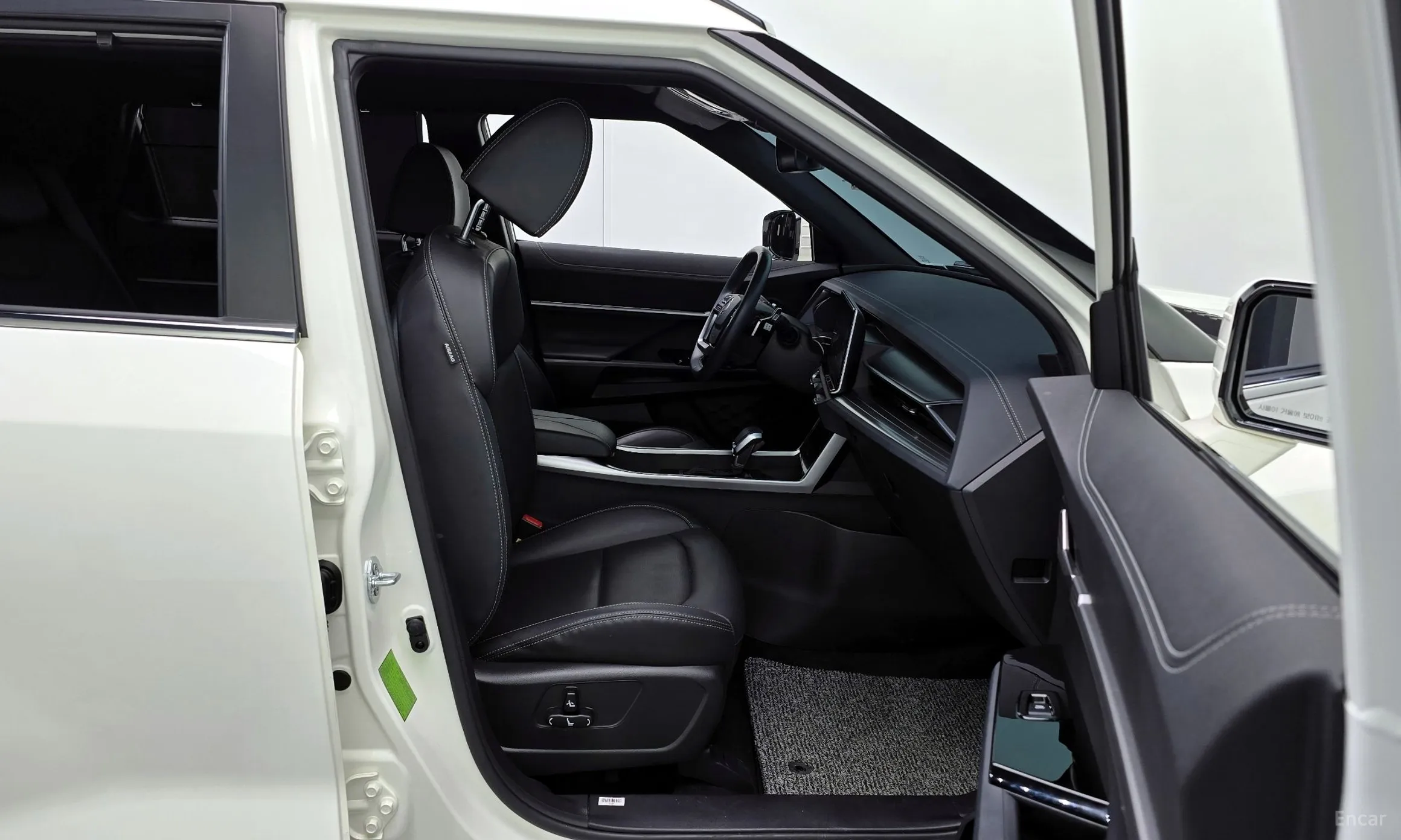 KG Mobility (SsangYong) Torres превью 10