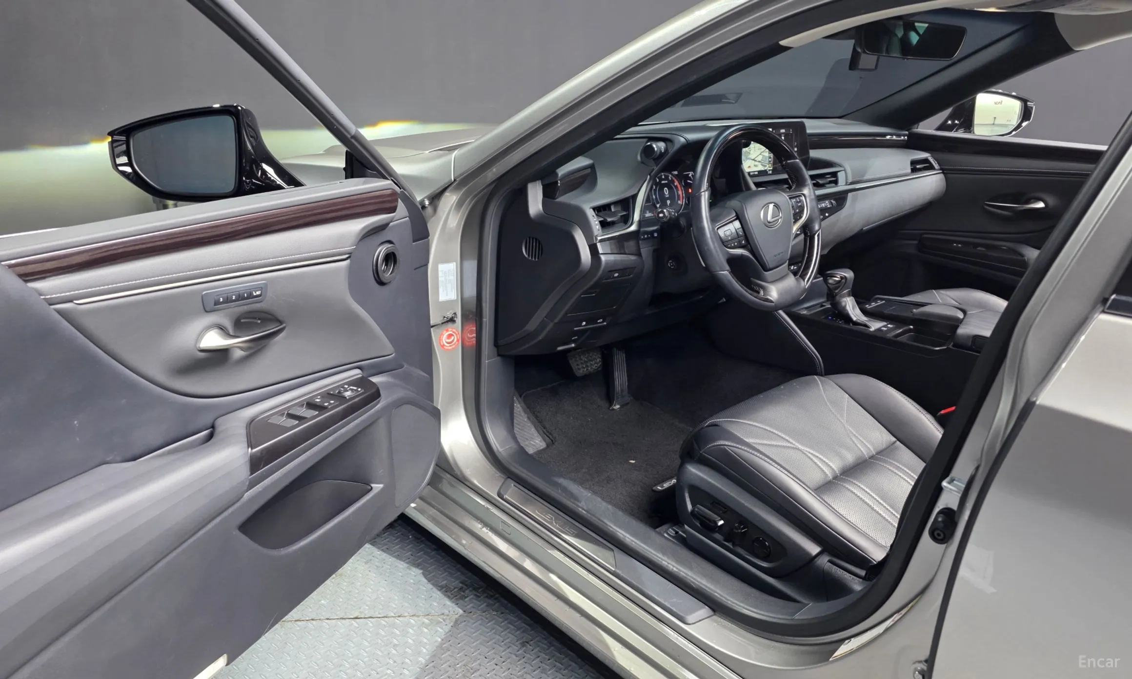 Lexus ES300h 7th Generation превью 10