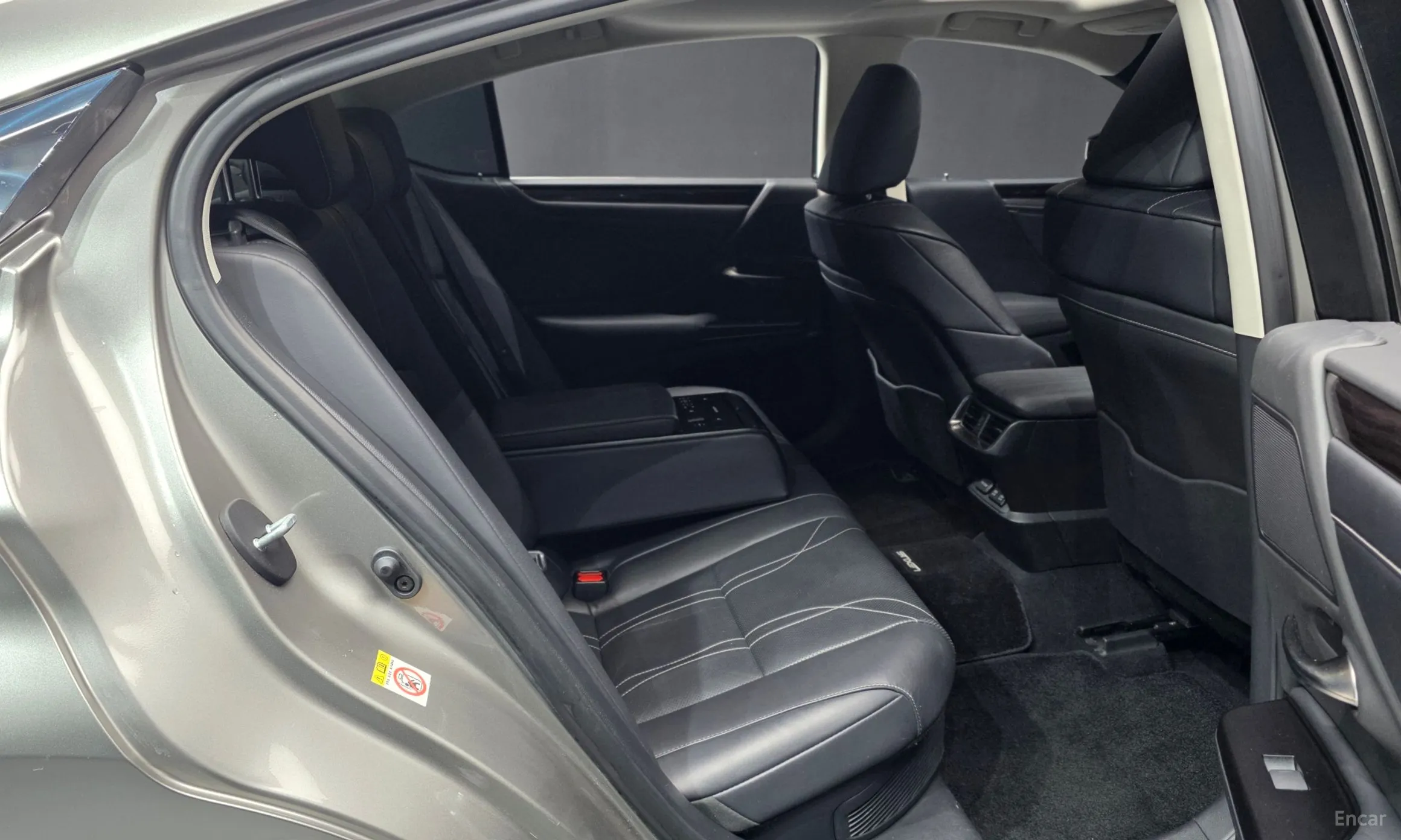 Lexus ES300h 7th Generation превью 12