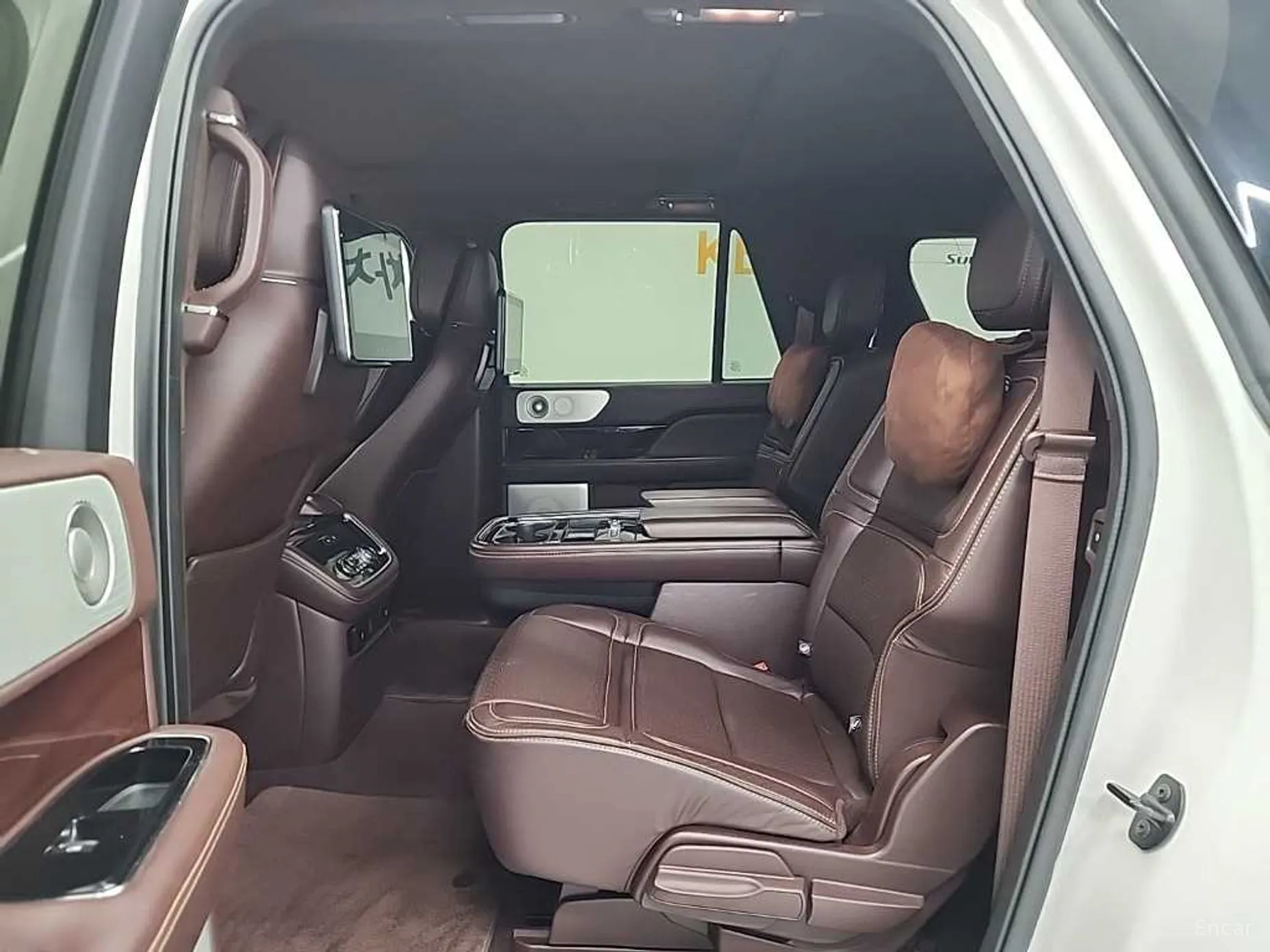 Lincoln Navigator 4th generation превью 12
