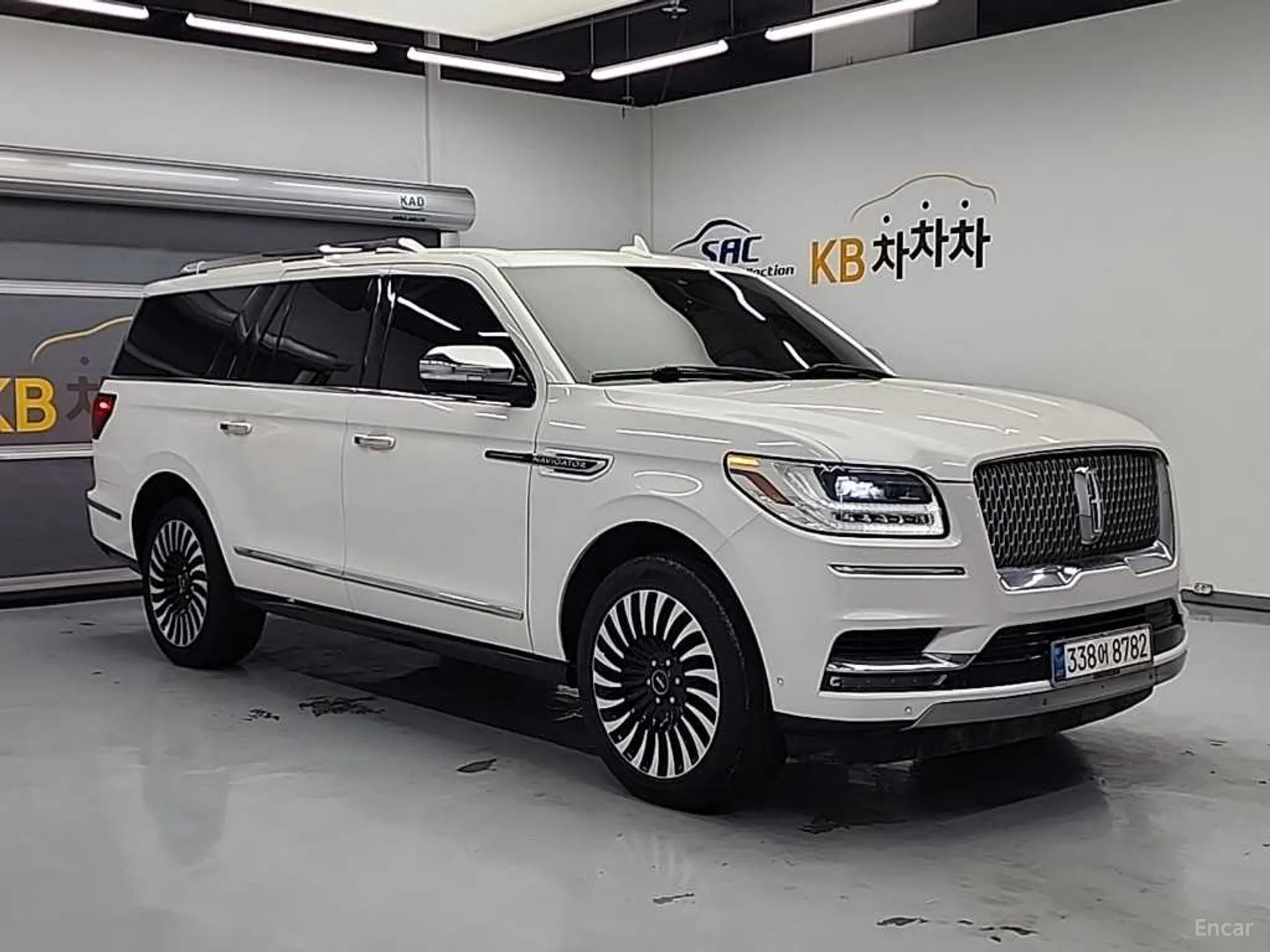 Lincoln Navigator 4th generation превью 4