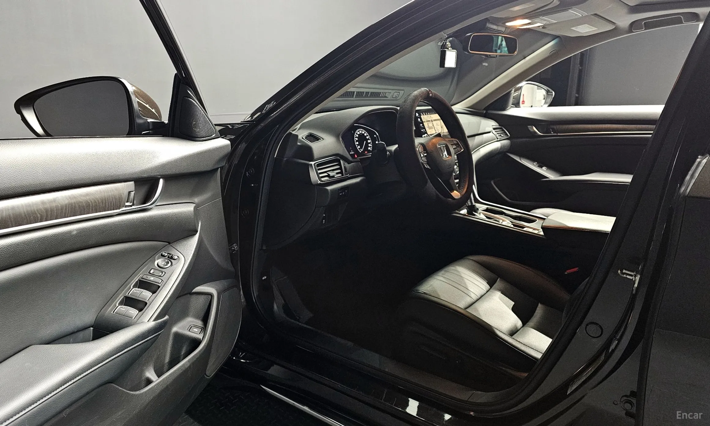 Honda Accord 10th Generation превью 12