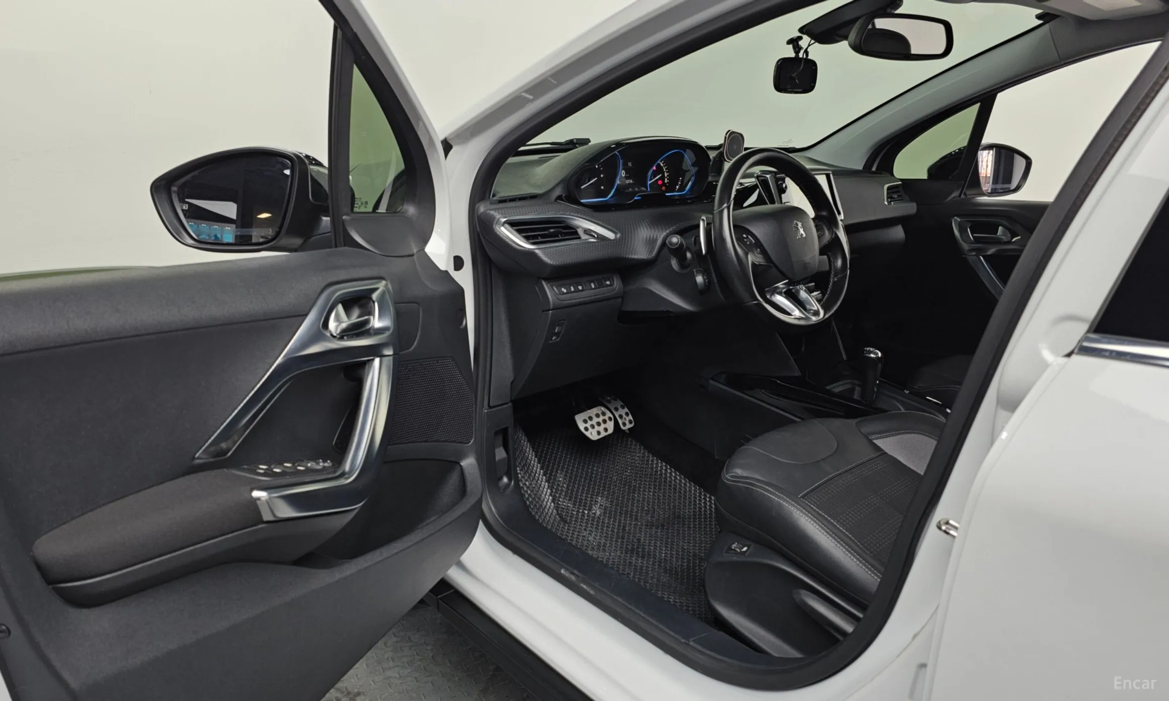 Peugeot 2008. превью 10