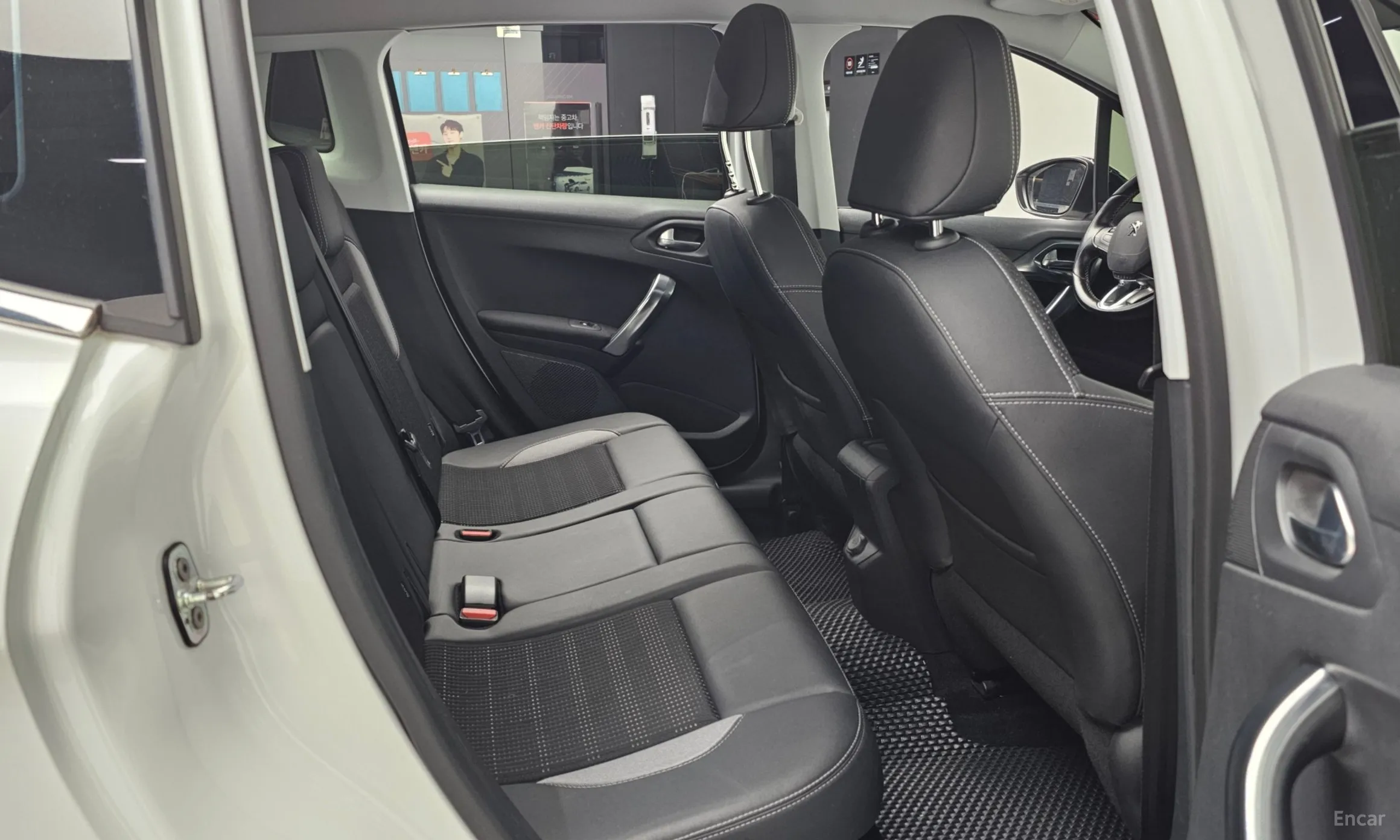 Peugeot 2008. превью 12