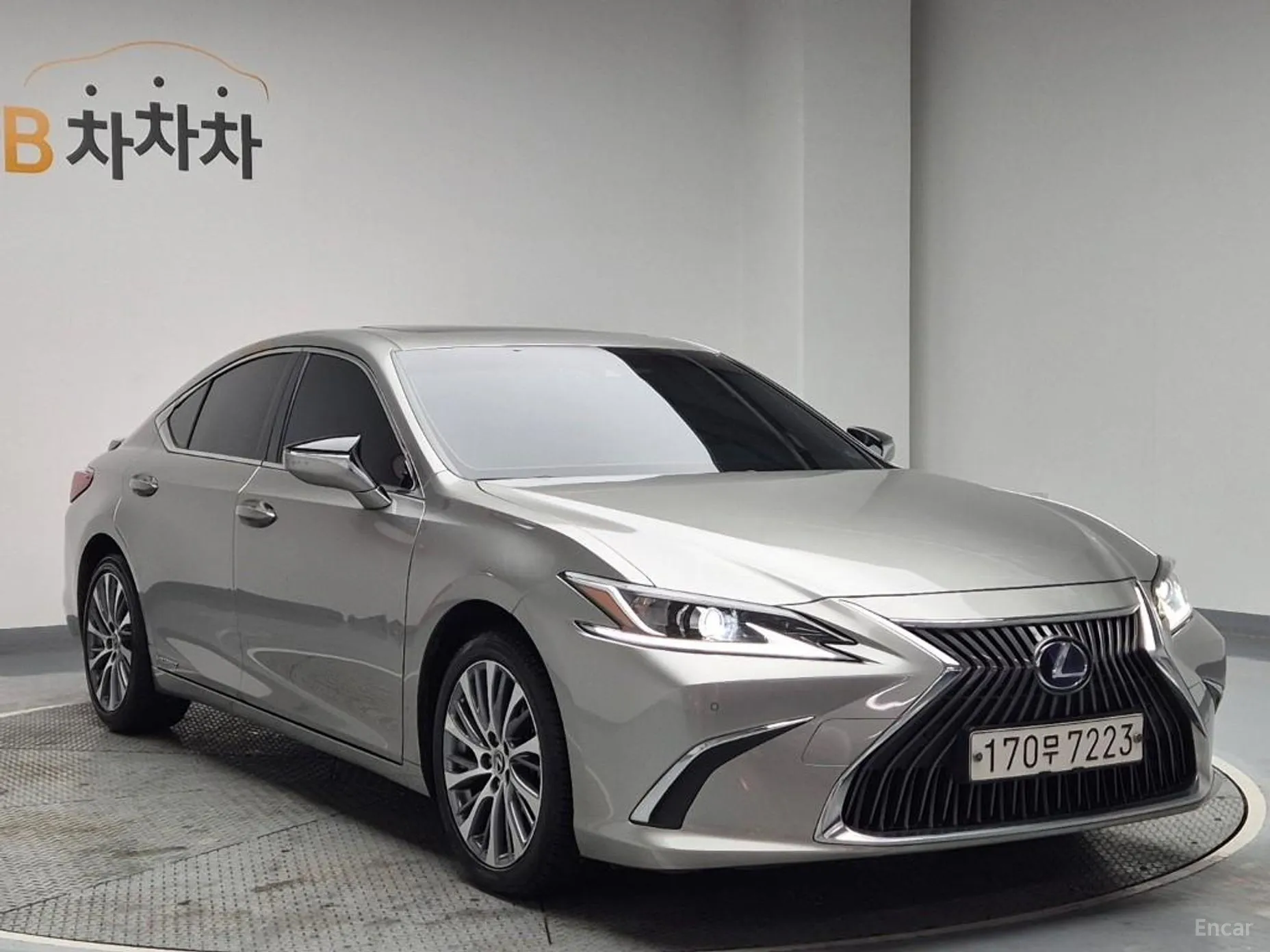 Lexus ES300h 7th Generation превью 4