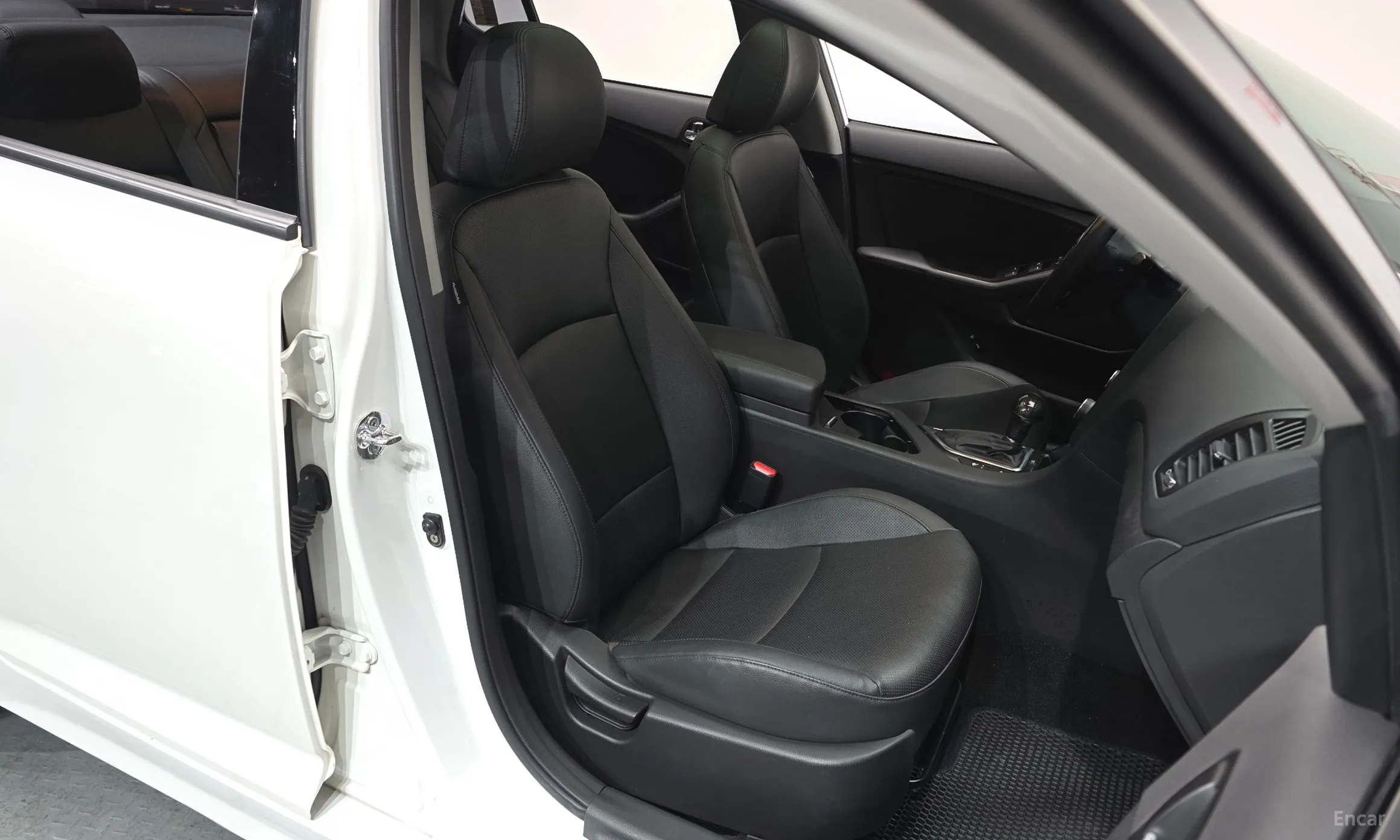 Kia K5 превью 10