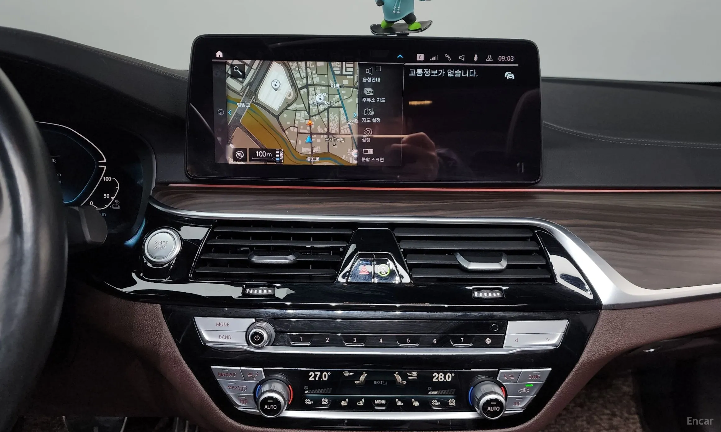 BMW 5 Series (G30) превью 14