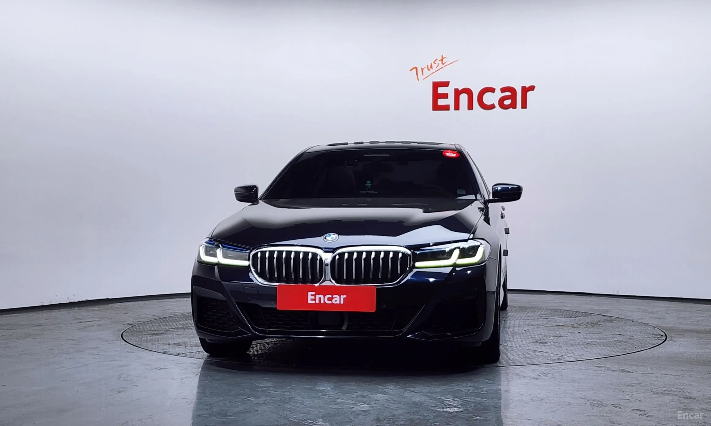 BMW 5 Series (G30) превью 3