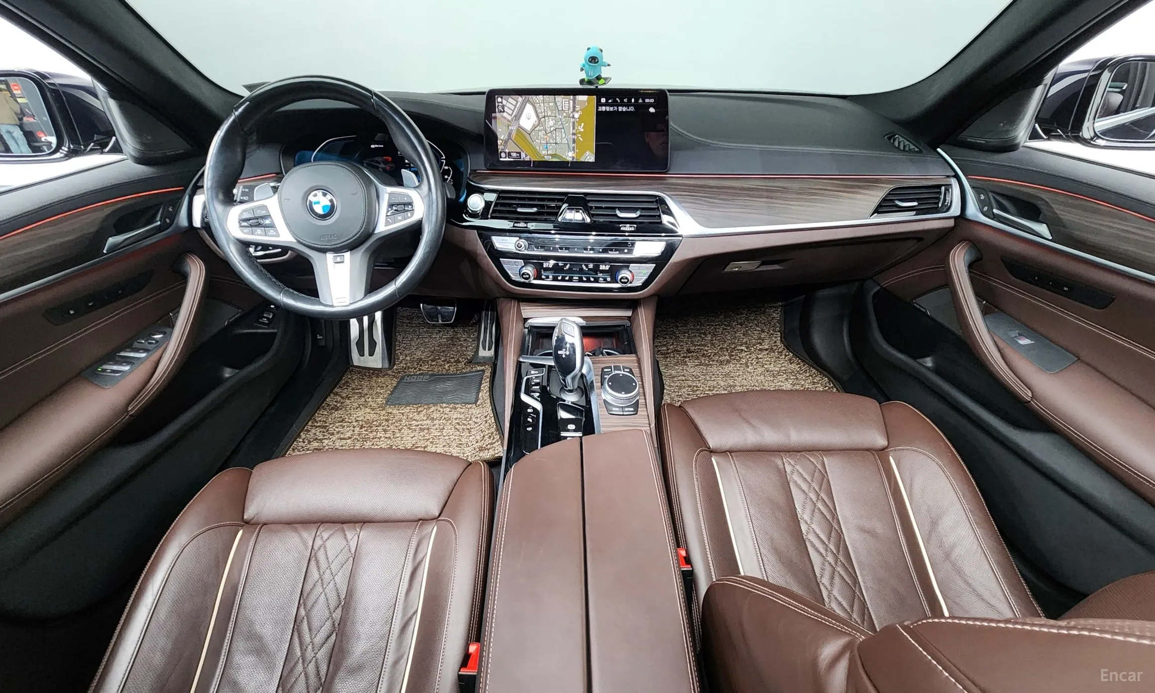 BMW 5 Series (G30) превью 7