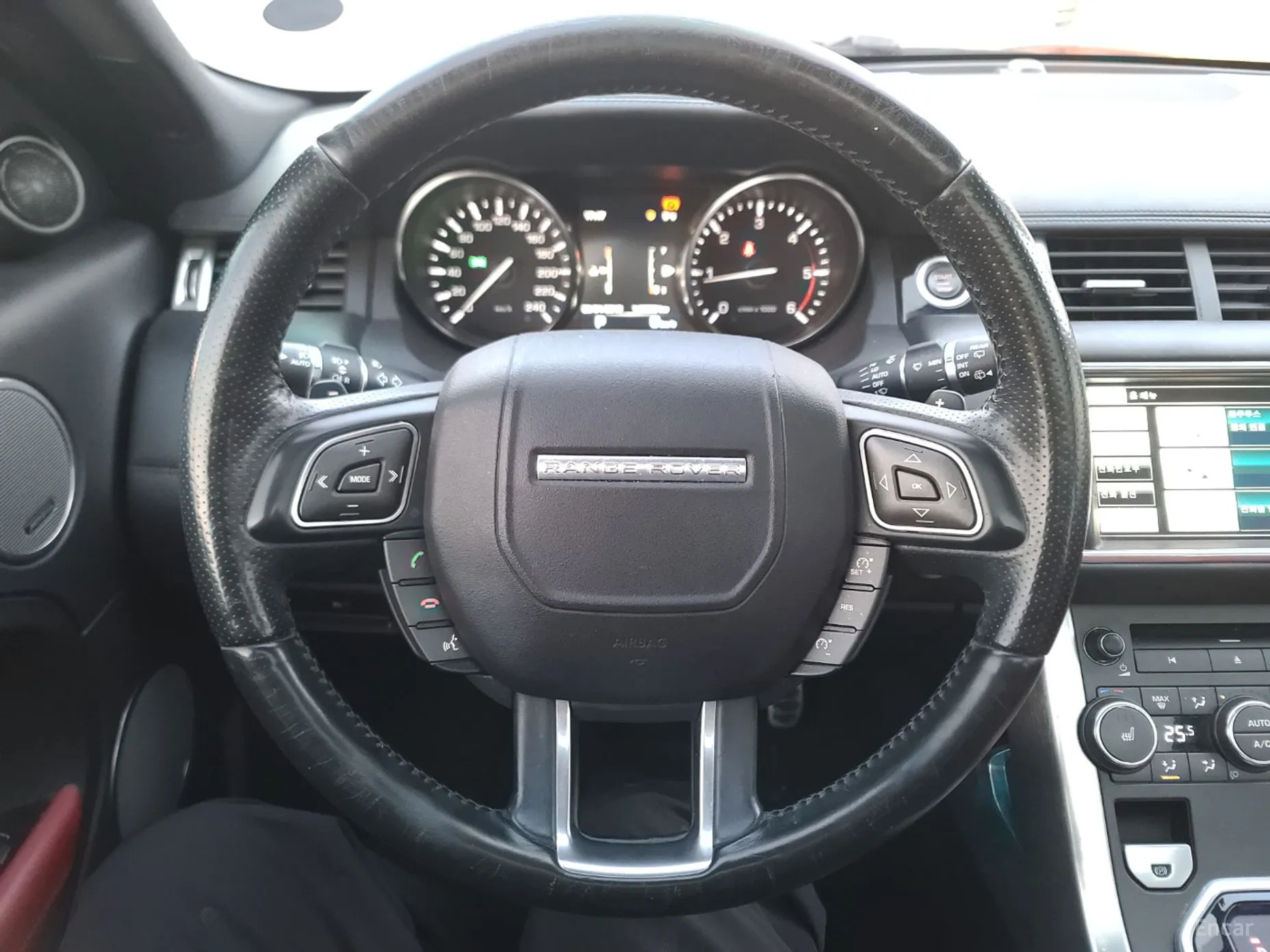 Land Rover Range Rover Evoque превью 12