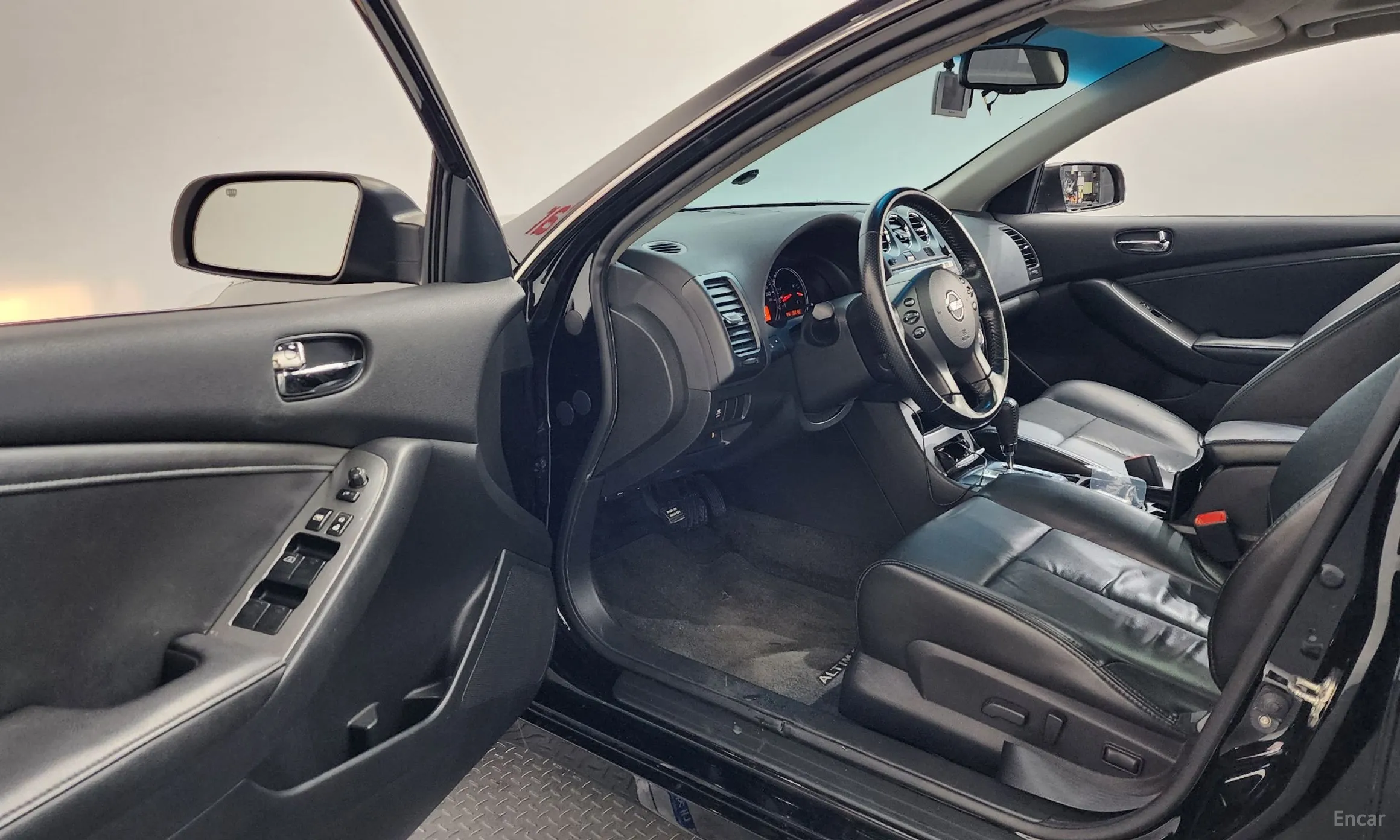 Nissan Altima превью 10