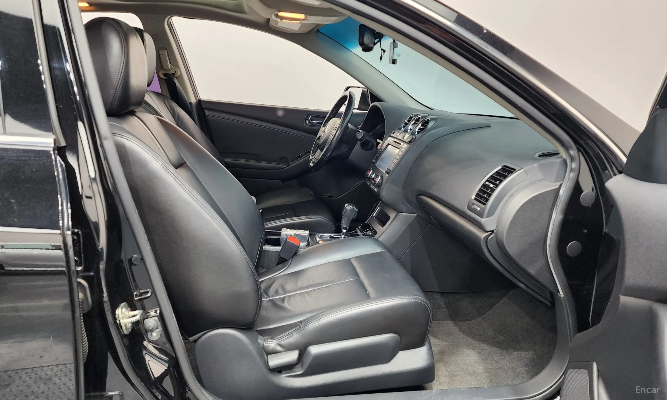 Nissan Altima превью 11