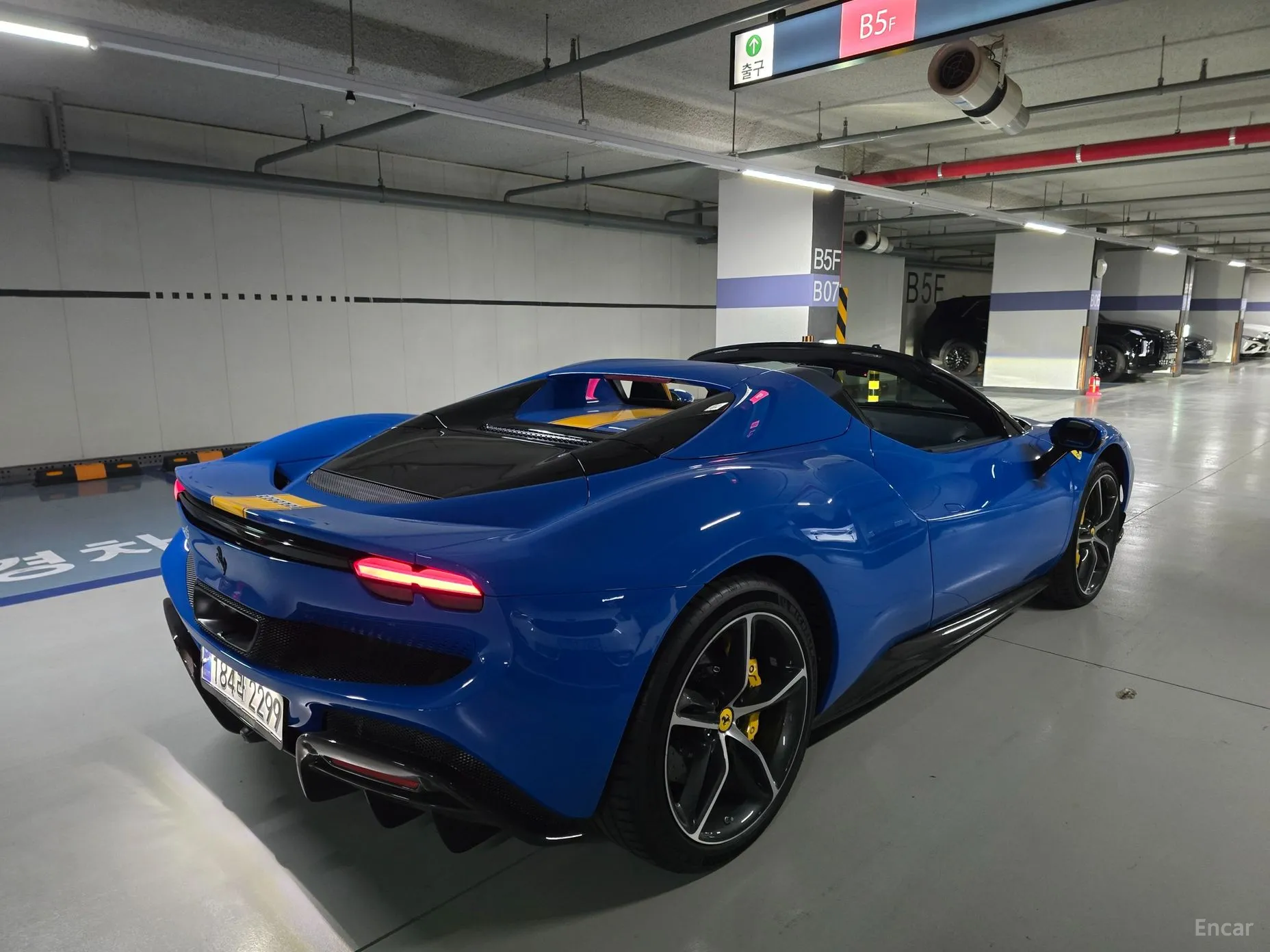 Ferrari 296 GTS превью 7
