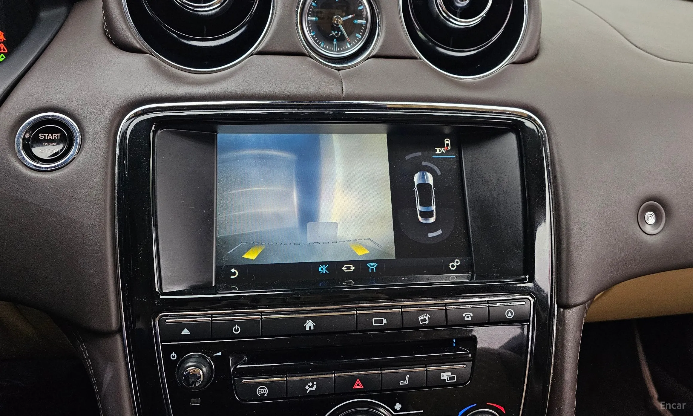 Jaguar All New XJ превью 15