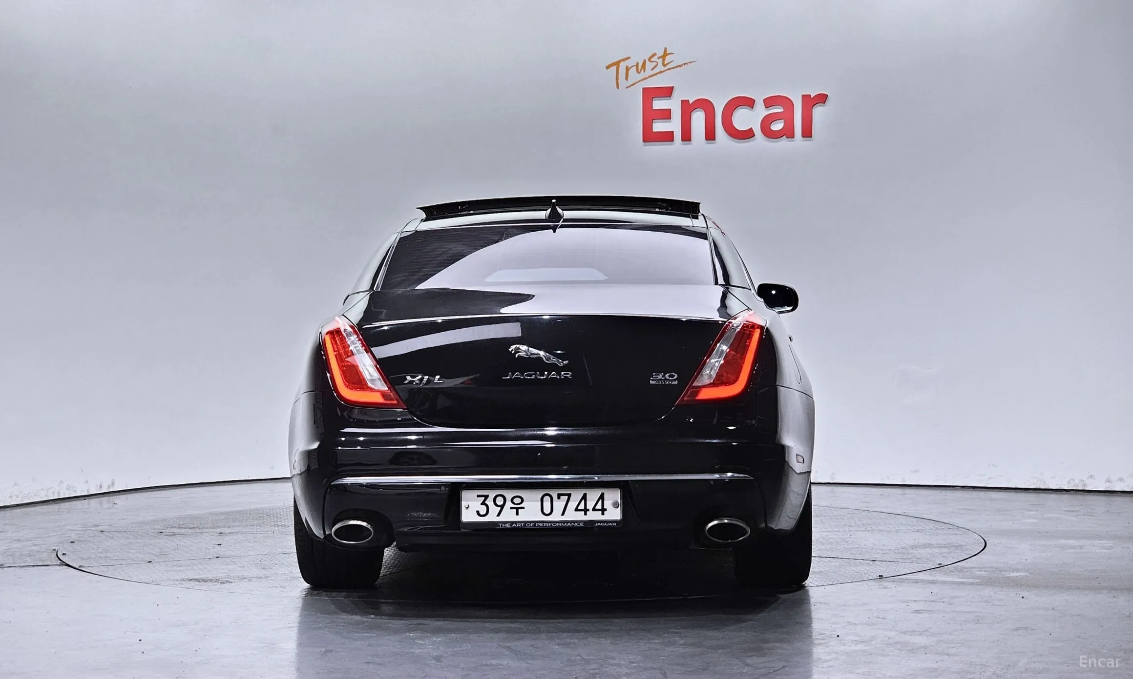 Jaguar All New XJ превью 4