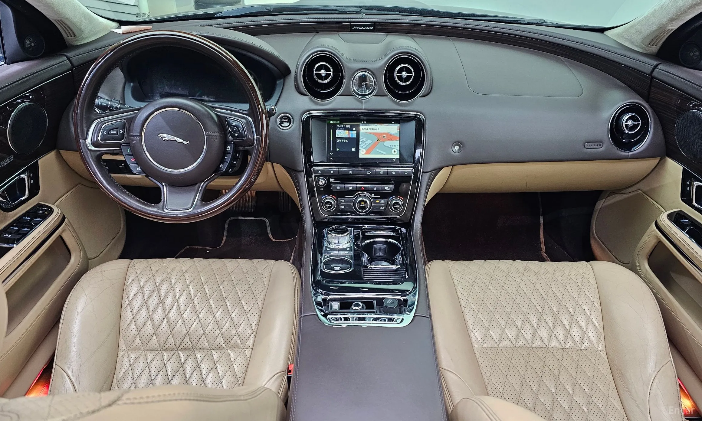 Jaguar All New XJ превью 7