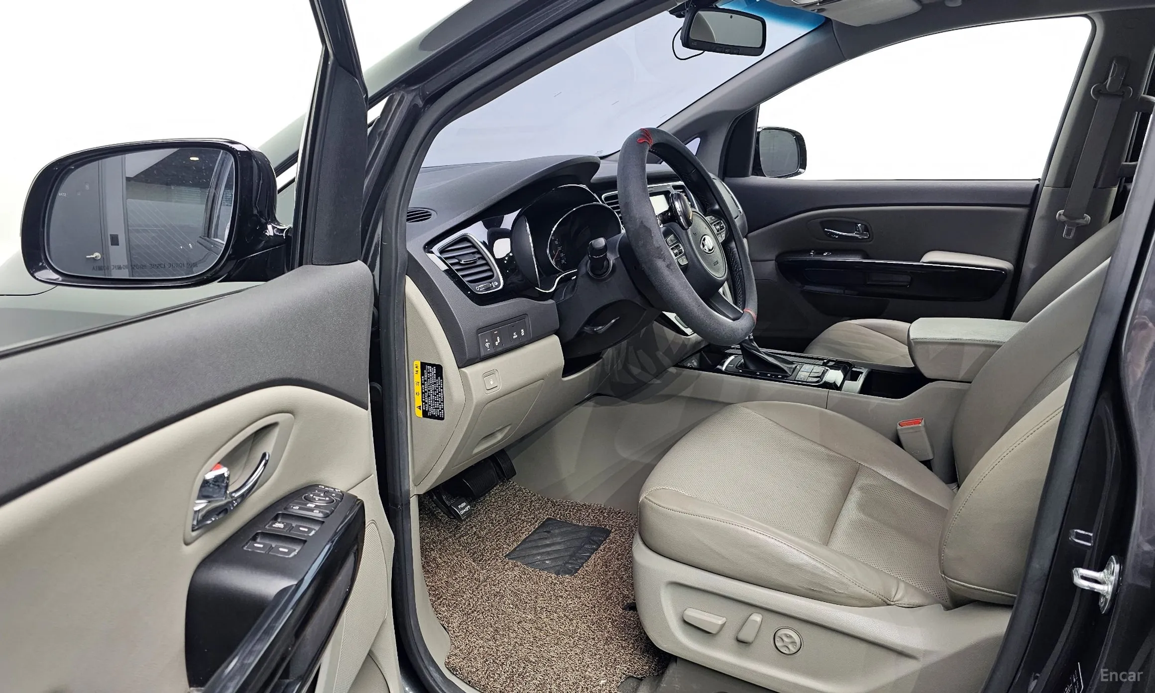 Kia Carnival превью 10