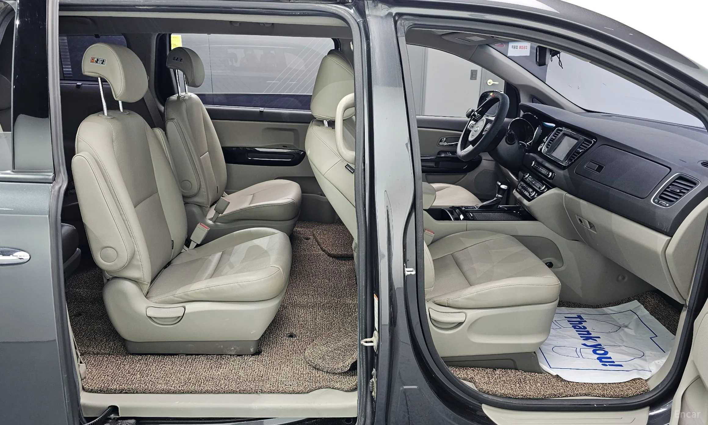 Kia Carnival превью 11