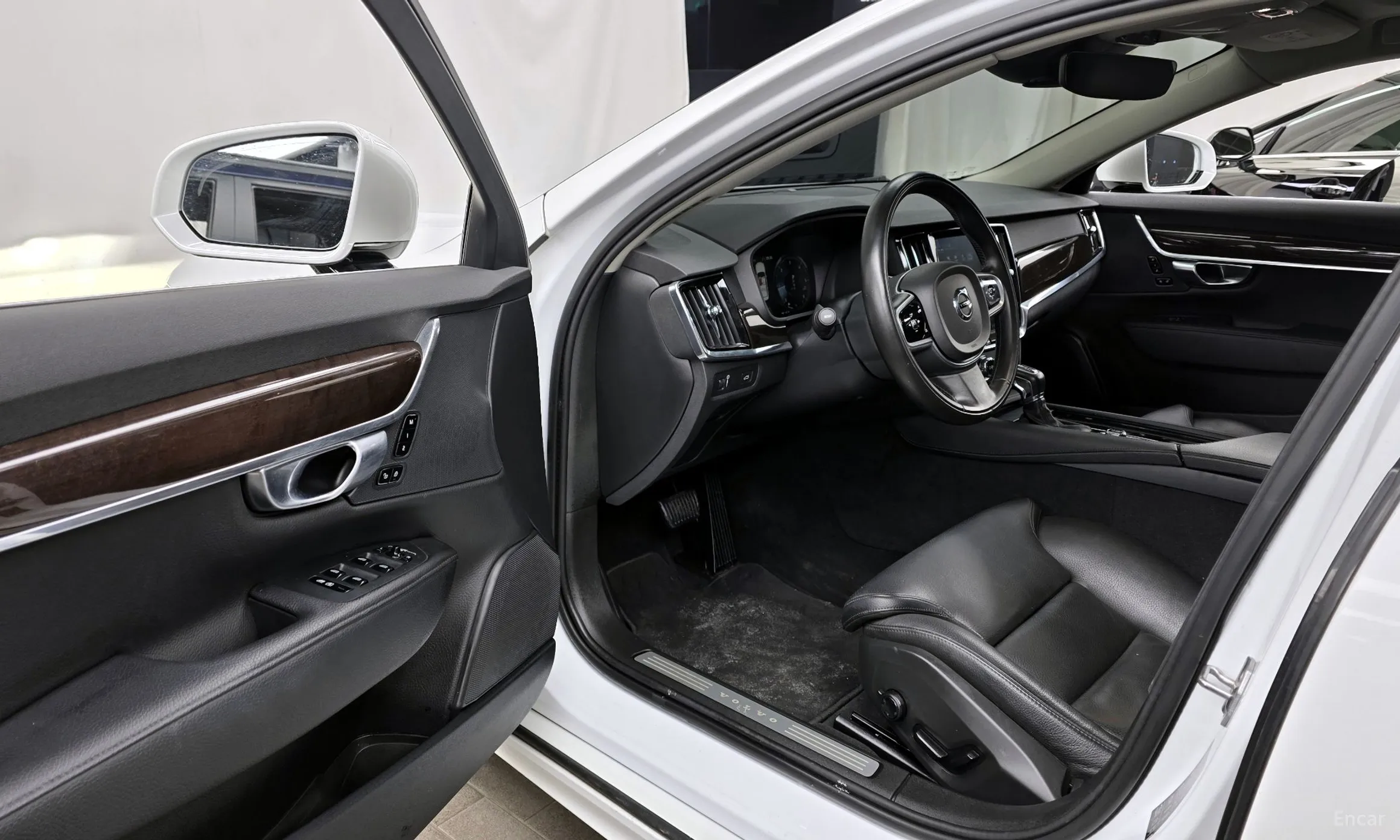 Volvo S90 превью 10
