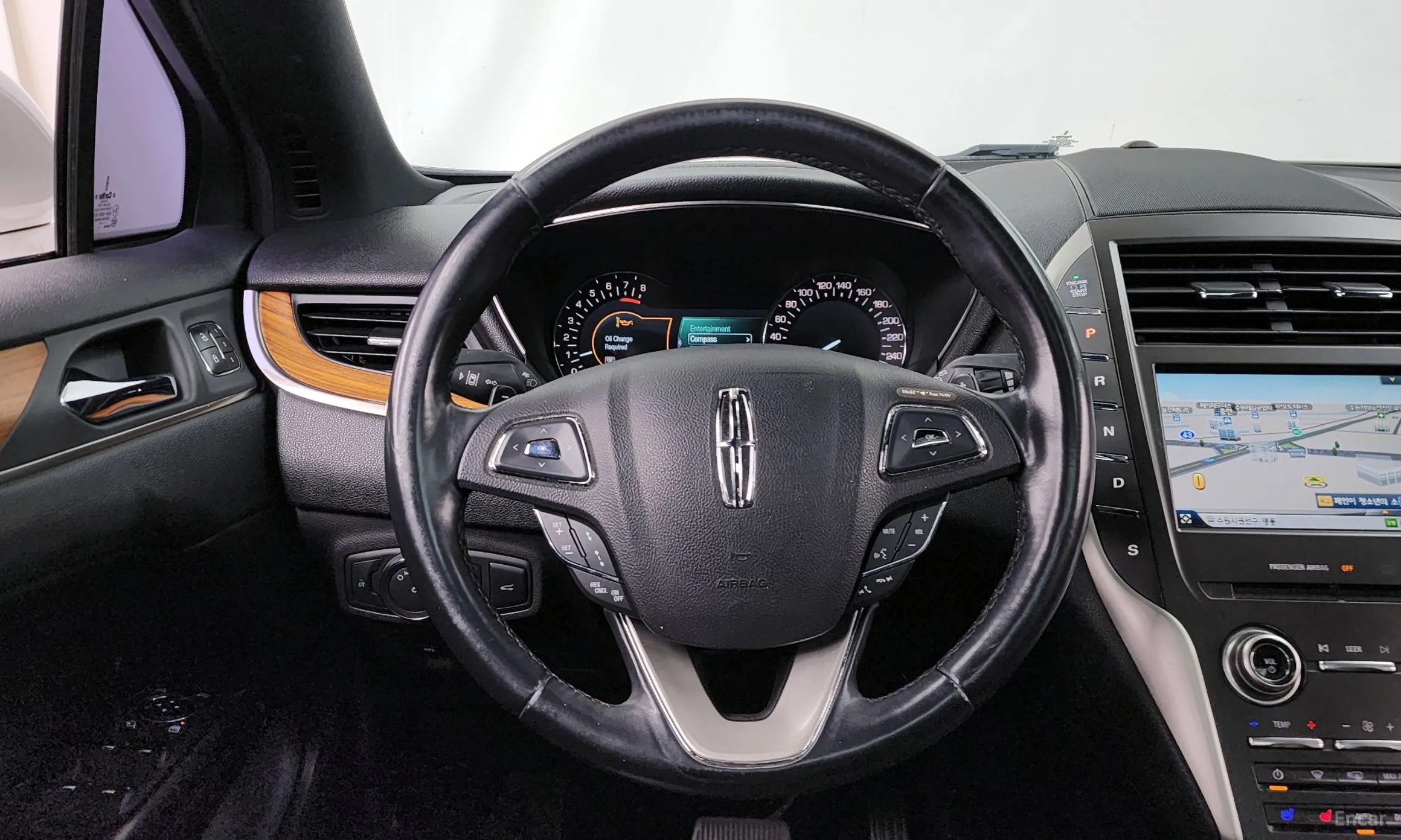 Lincoln MKC превью 13
