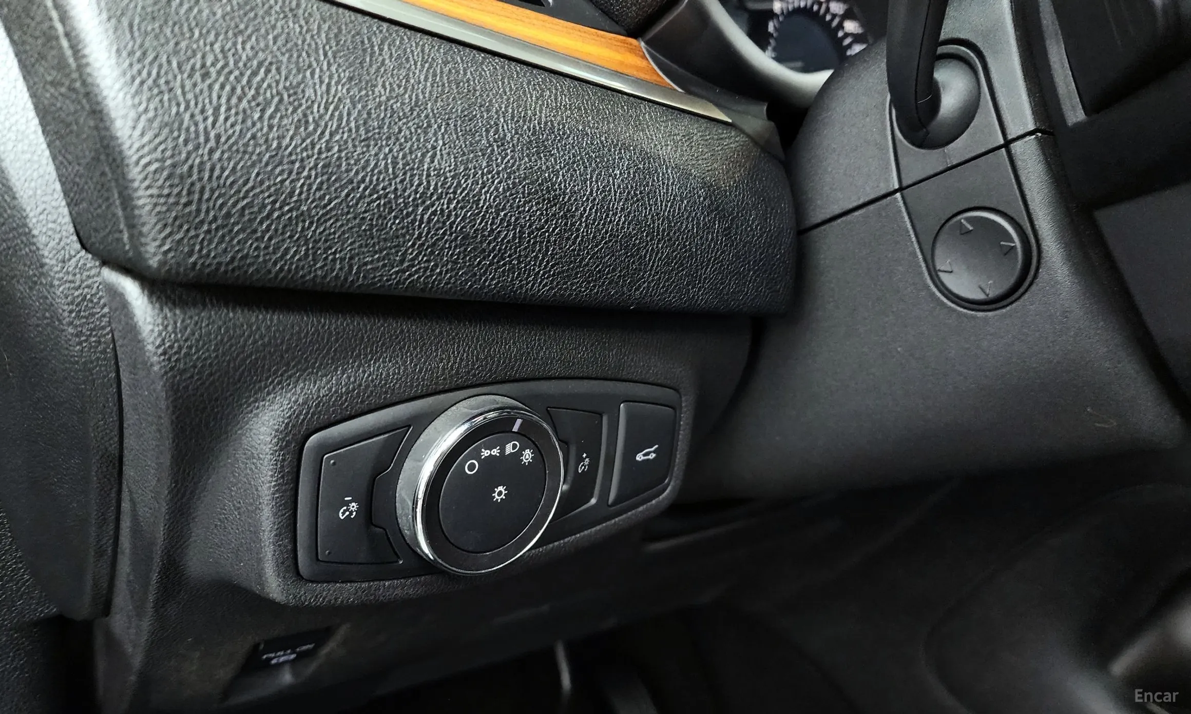 Lincoln MKC превью 16