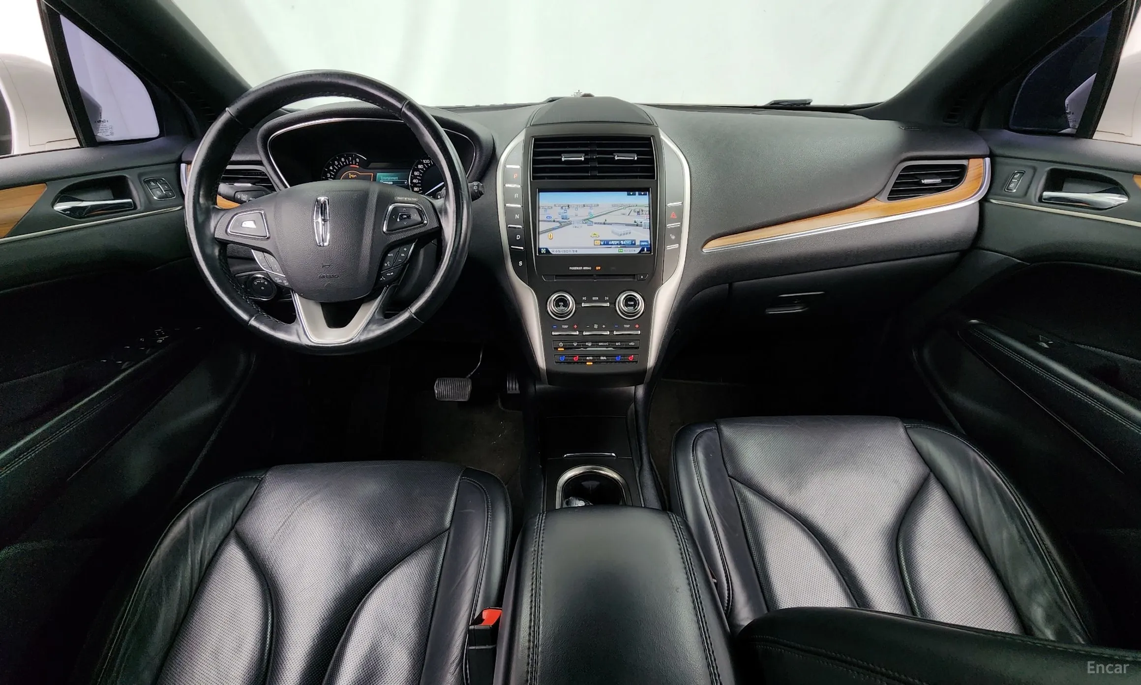 Lincoln MKC превью 7