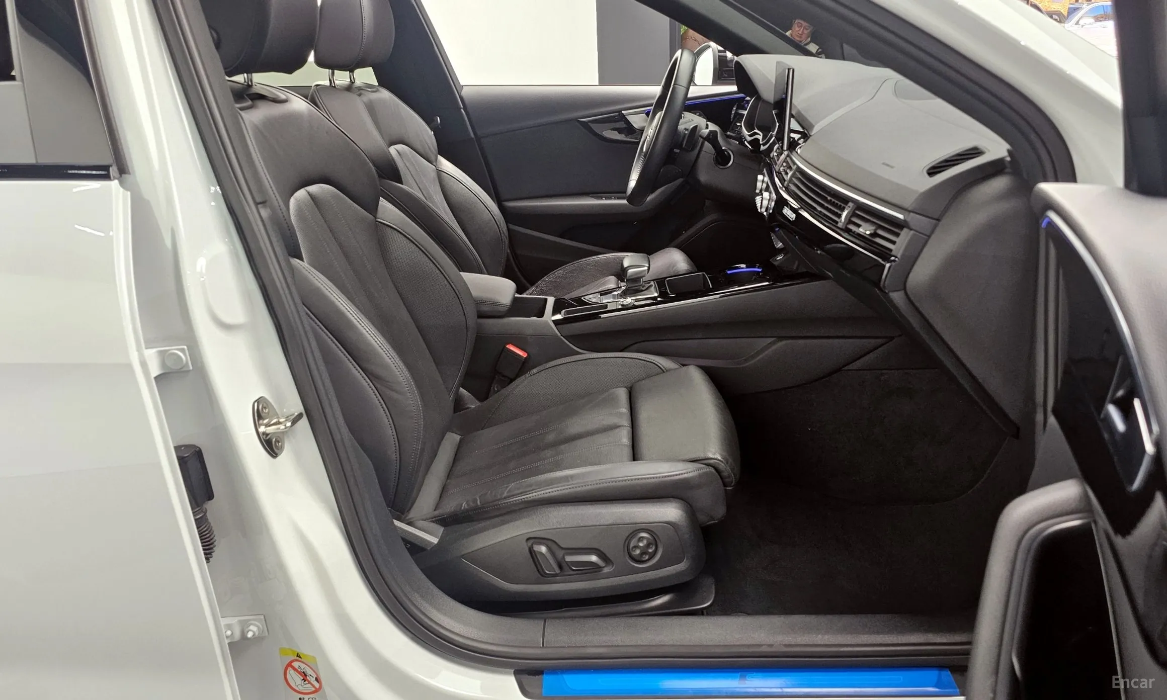 Audi A4 (B9) превью 11