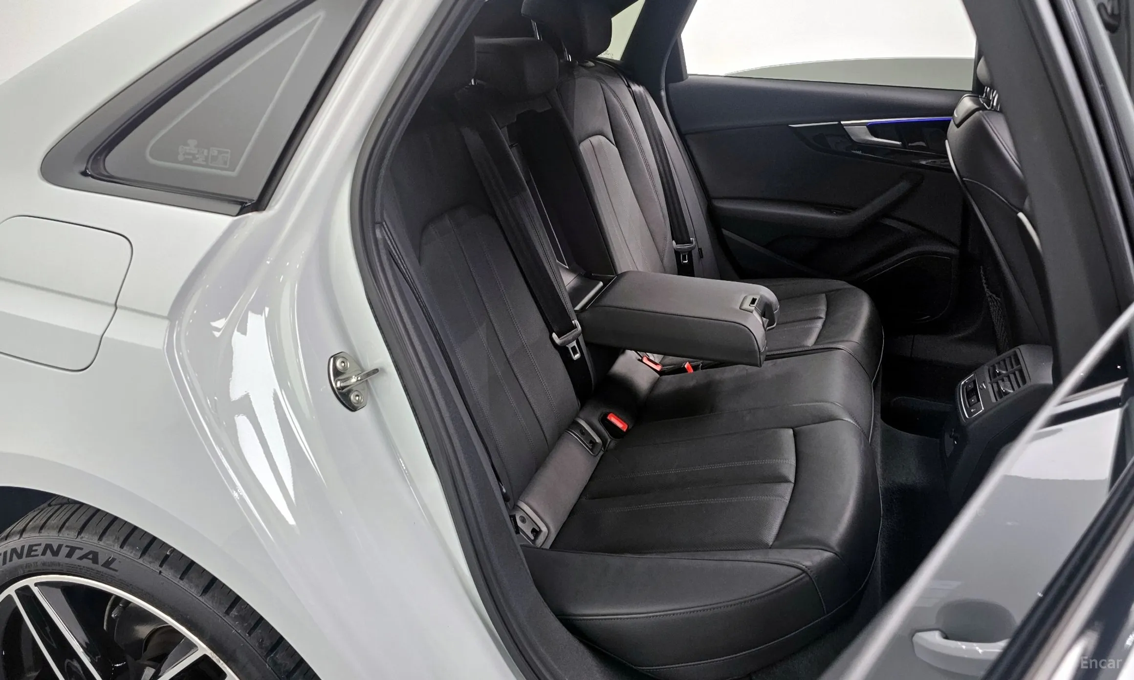 Audi A4 (B9) превью 13