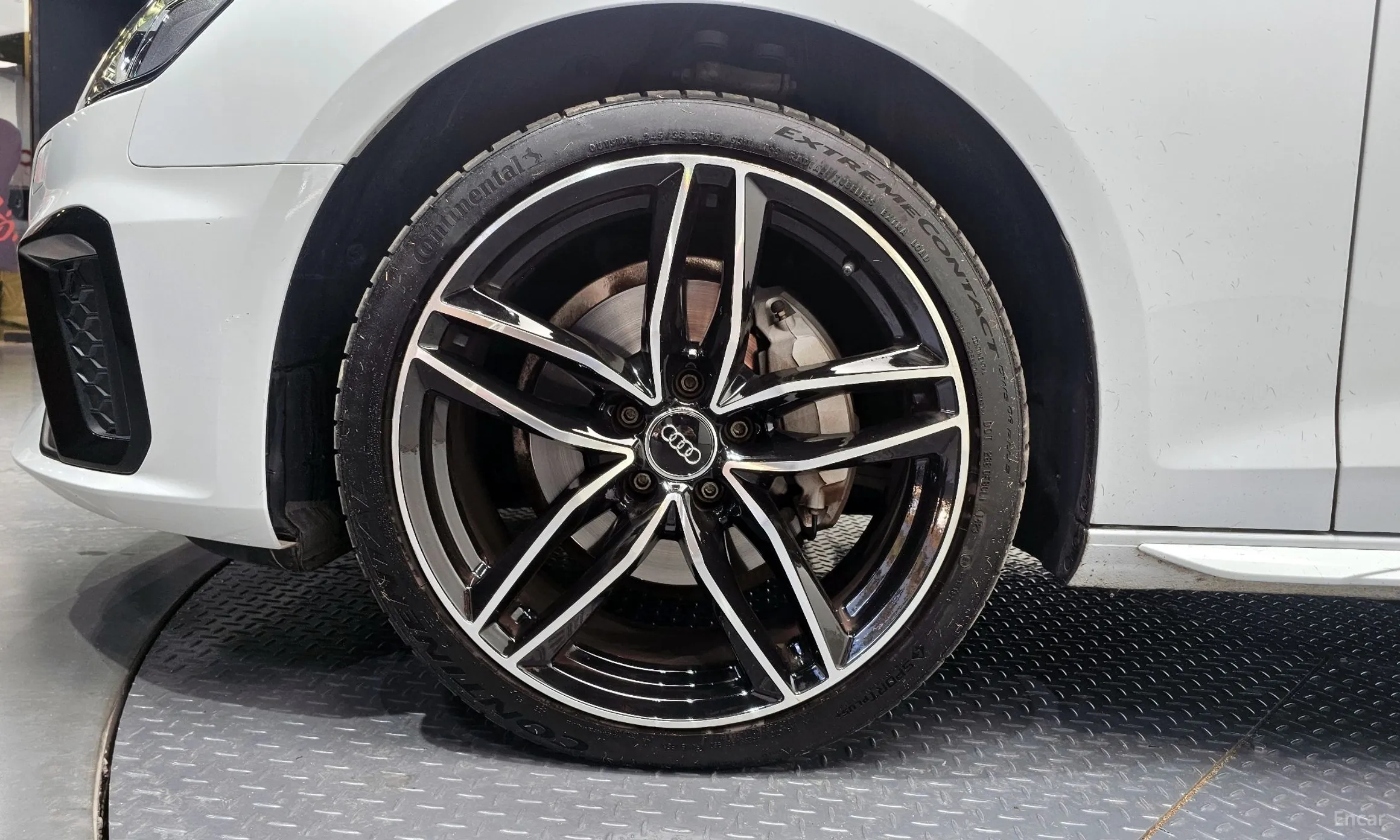 Audi A4 (B9) превью 5