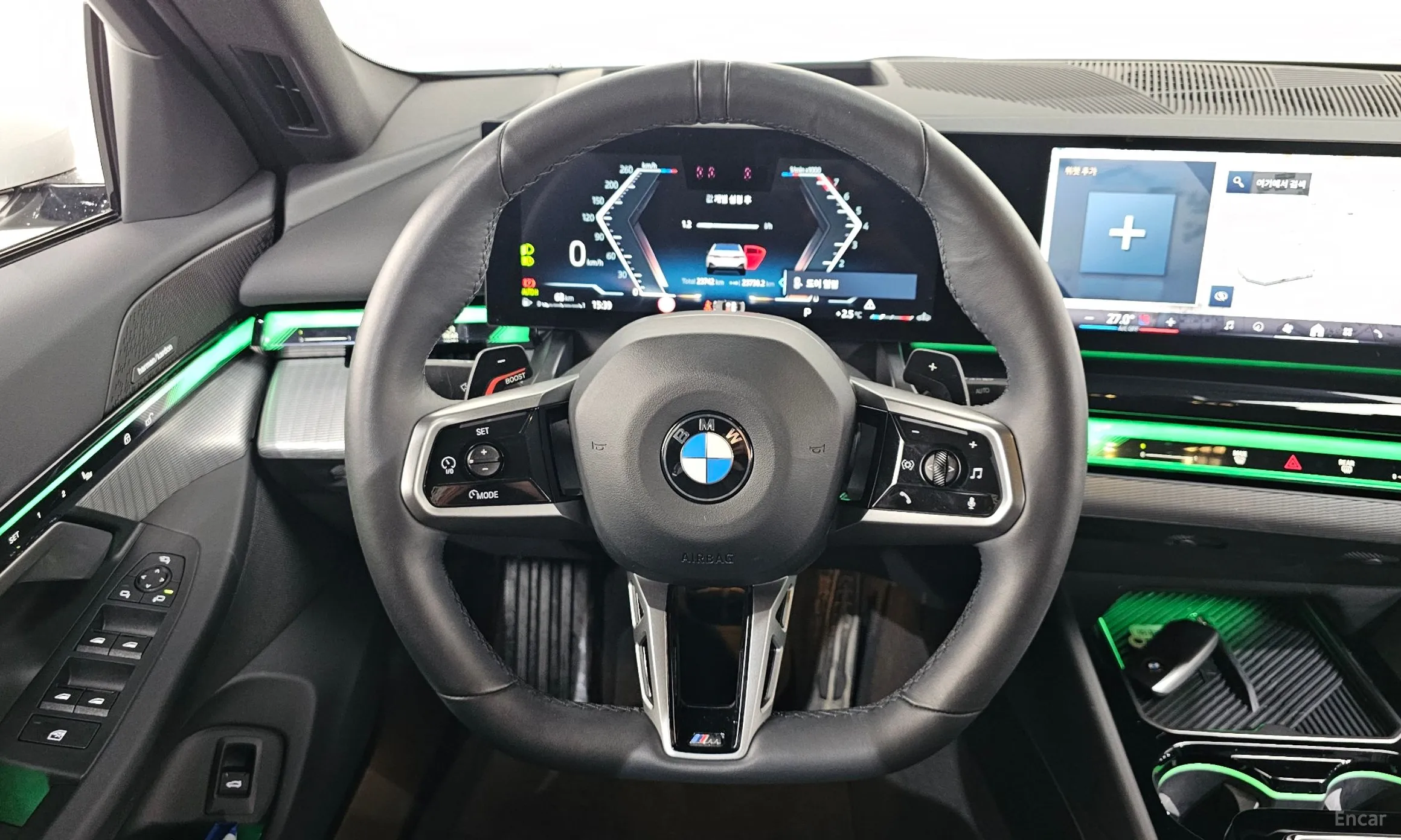 BMW 5 Series (G60) превью 13