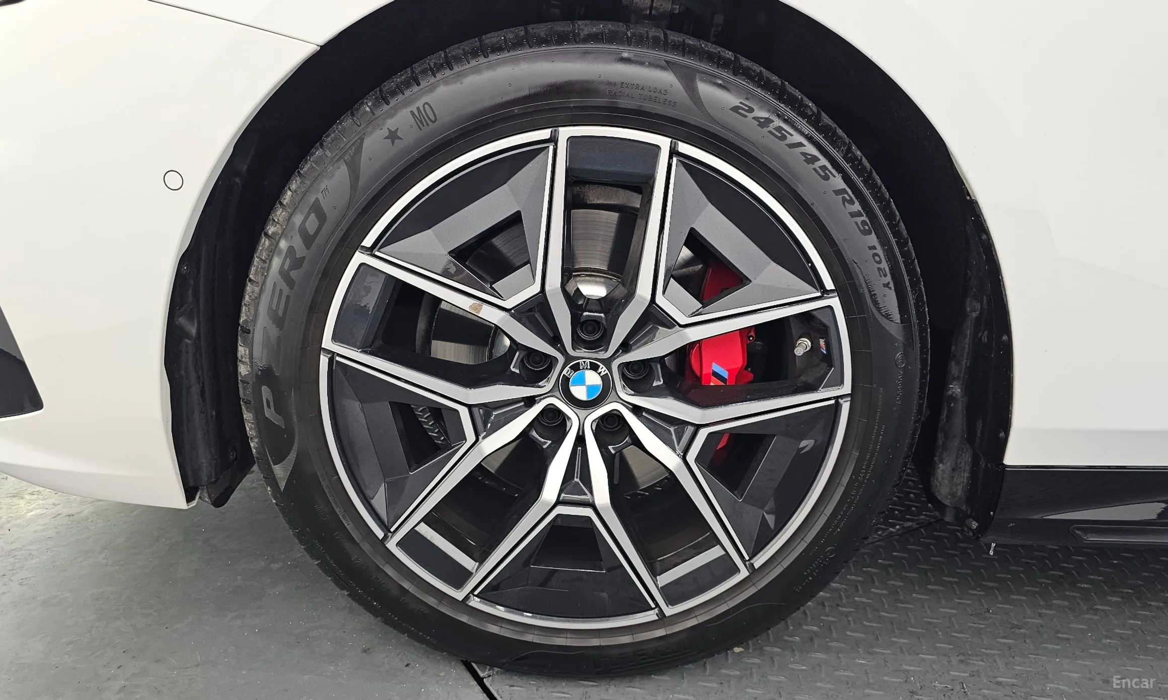 BMW 5 Series (G60) превью 5