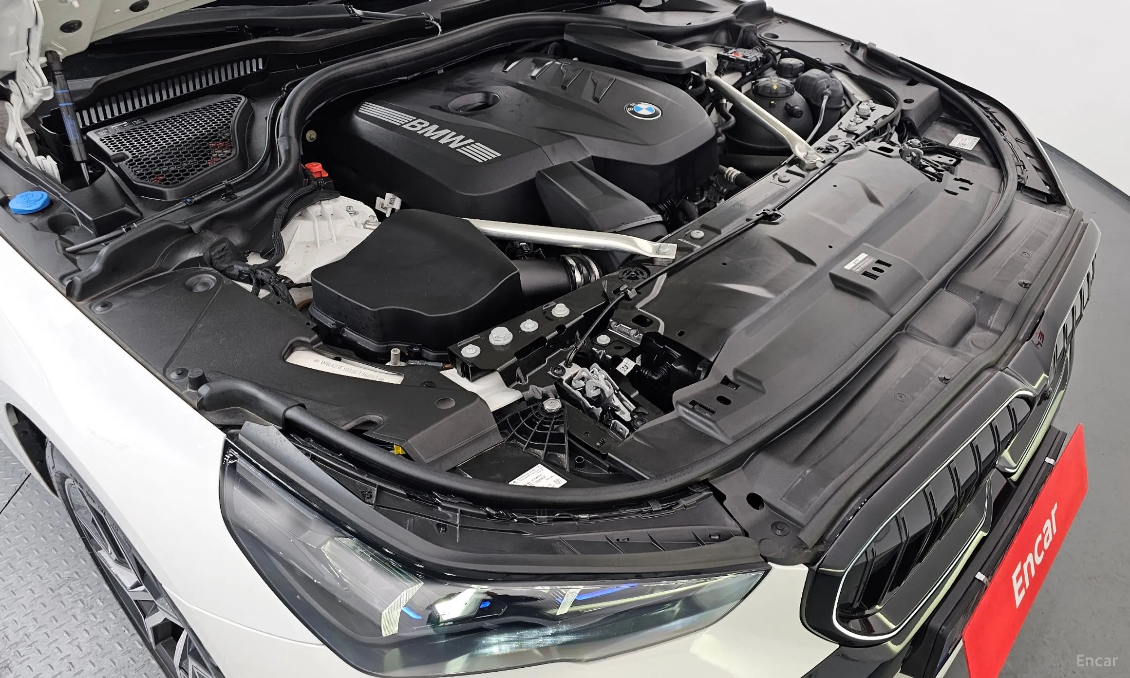 BMW 5 Series (G60) превью 6