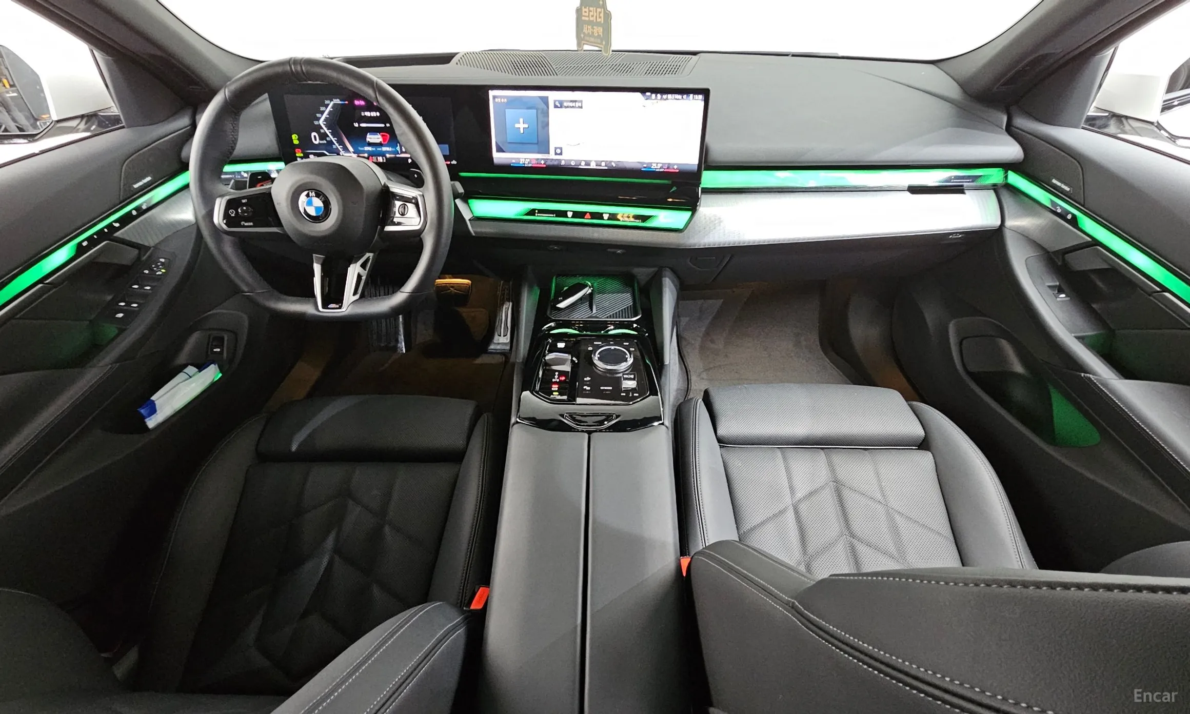 BMW 5 Series (G60) превью 7