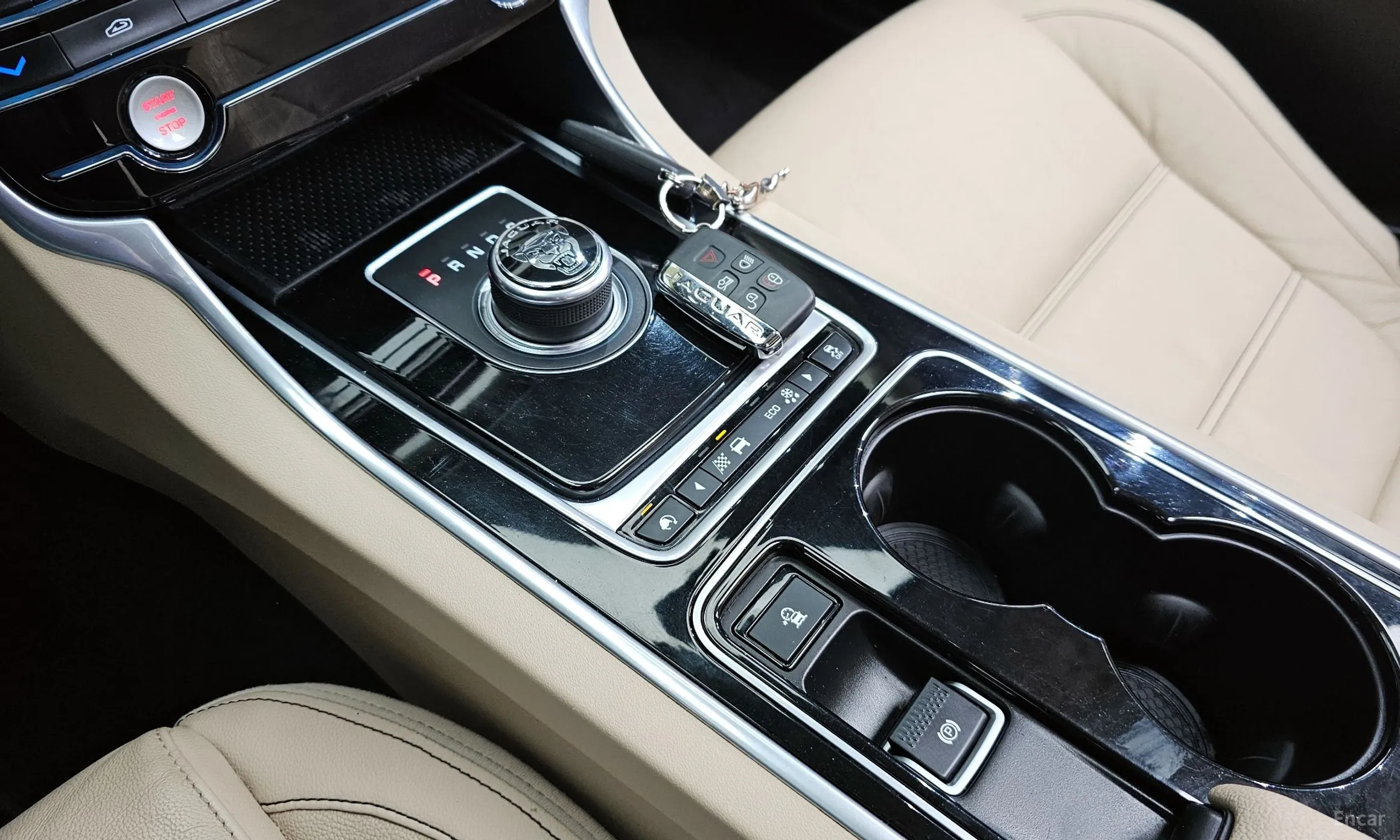 Jaguar XE превью 9