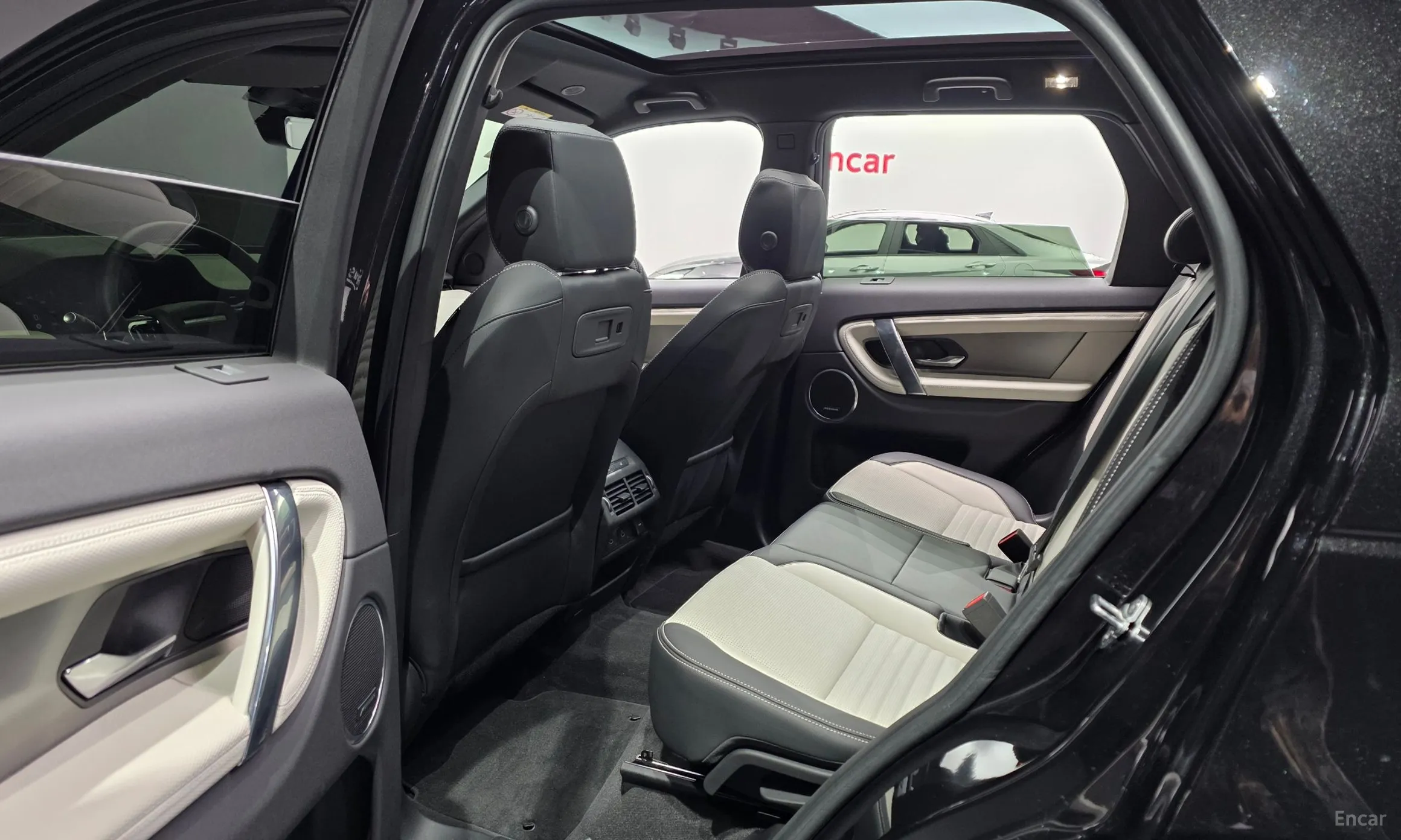 Land Rover Discovery Sports превью 12
