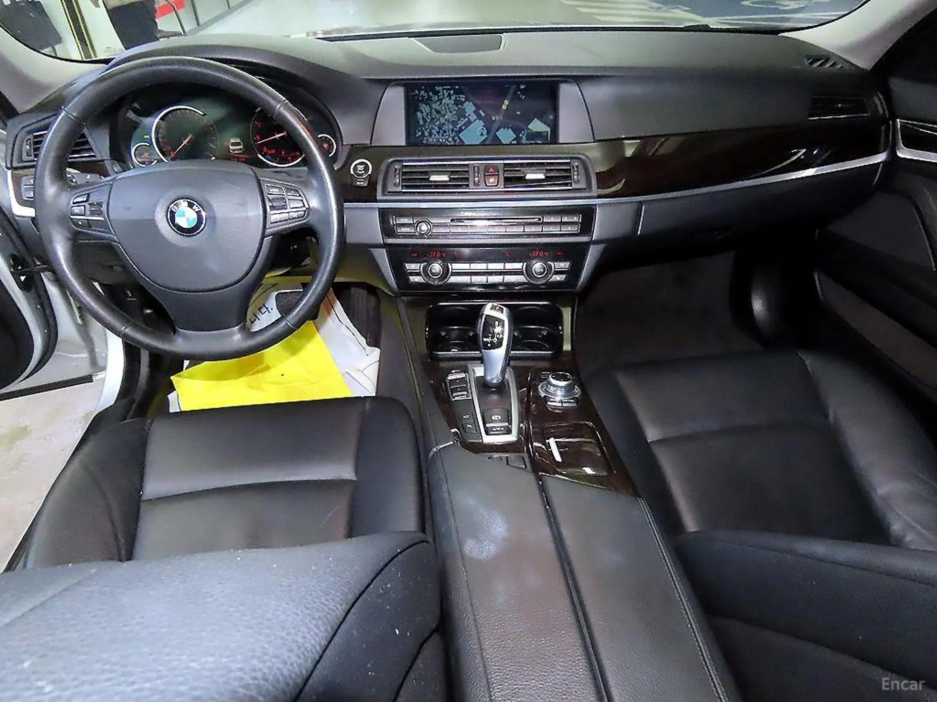 BMW 5 Series (F10) превью 10