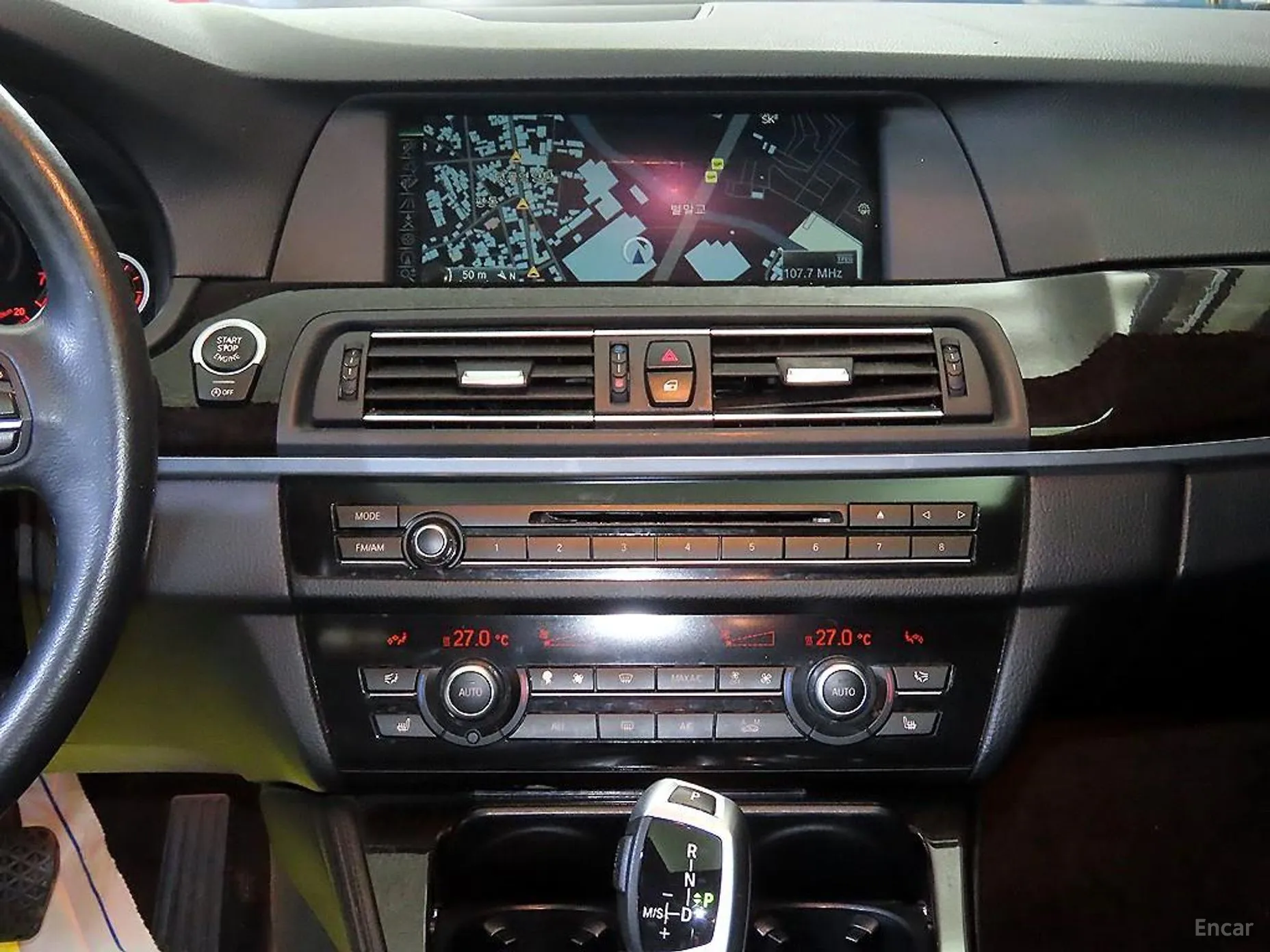 BMW 5 Series (F10) превью 11