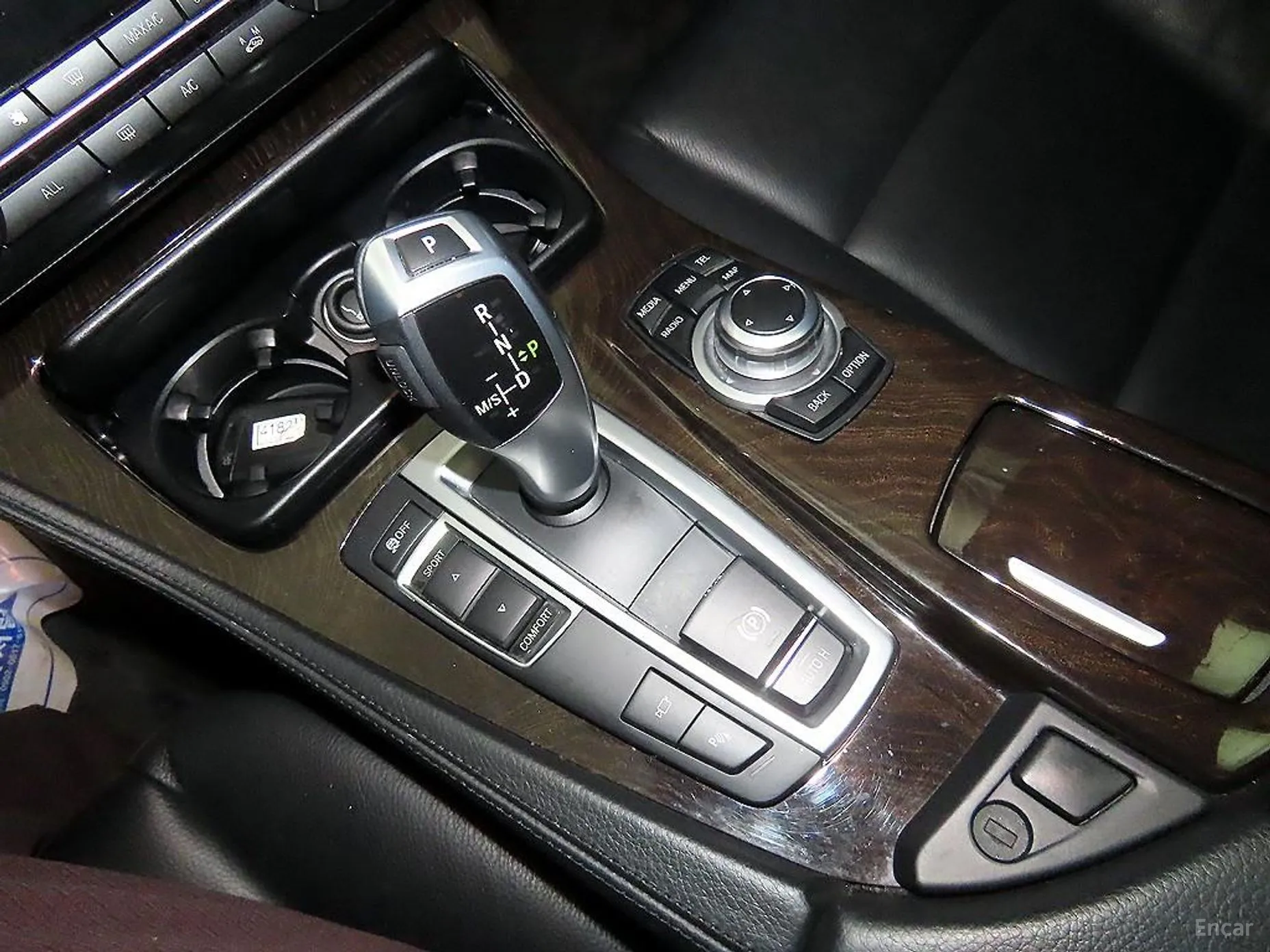 BMW 5 Series (F10) превью 12