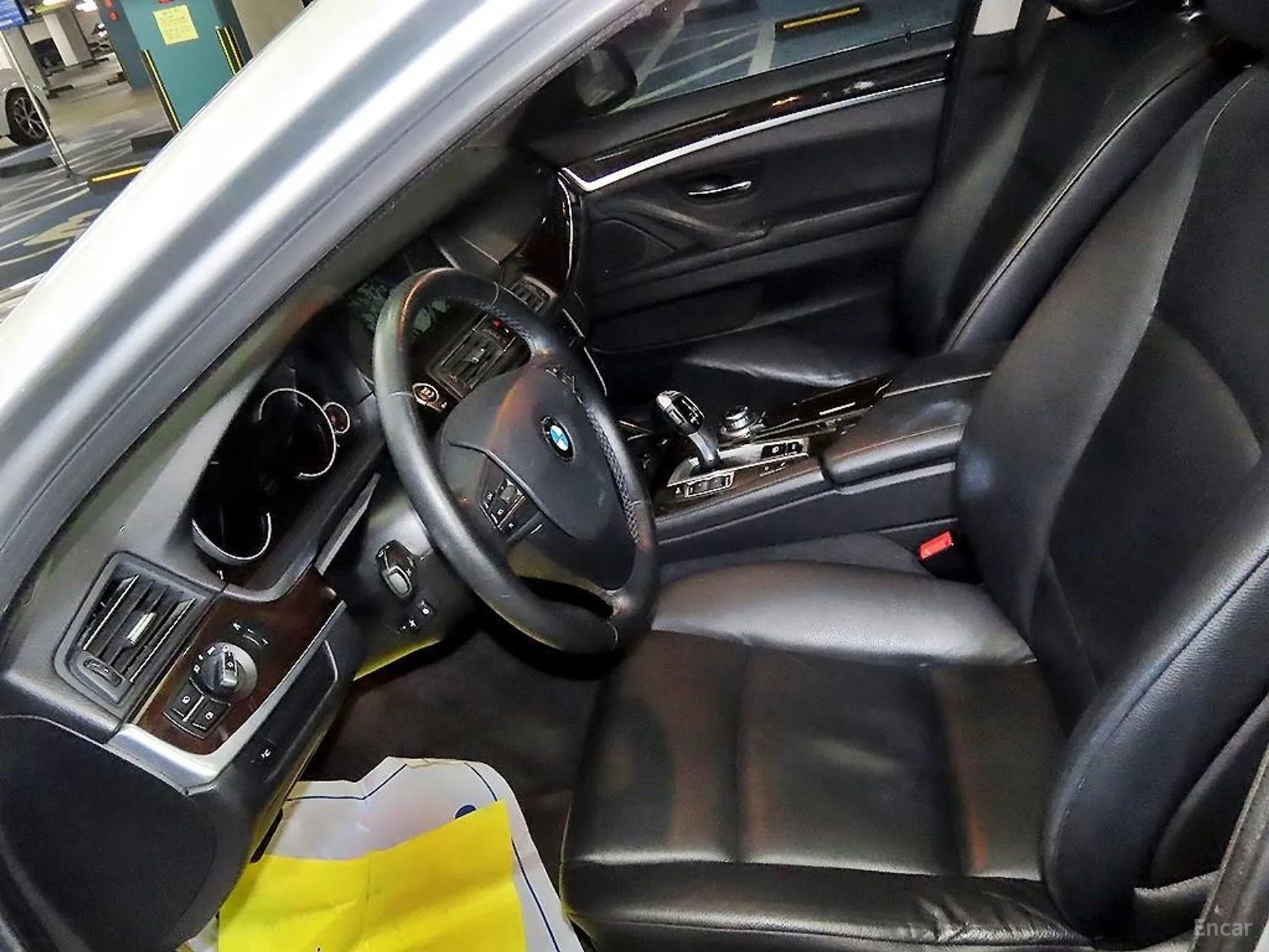 BMW 5 Series (F10) превью 6