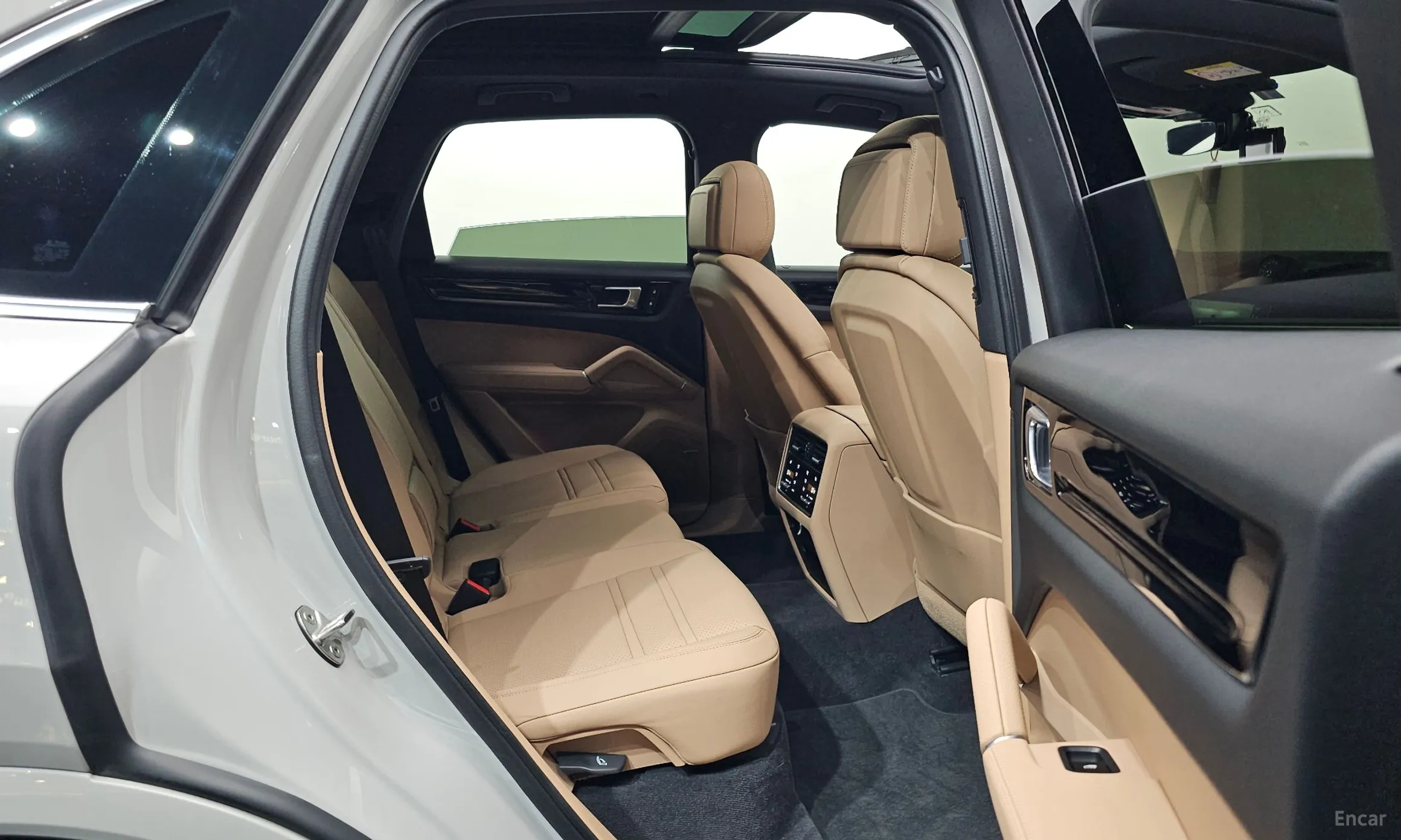 Porsche Cayenne (PO536) превью 12