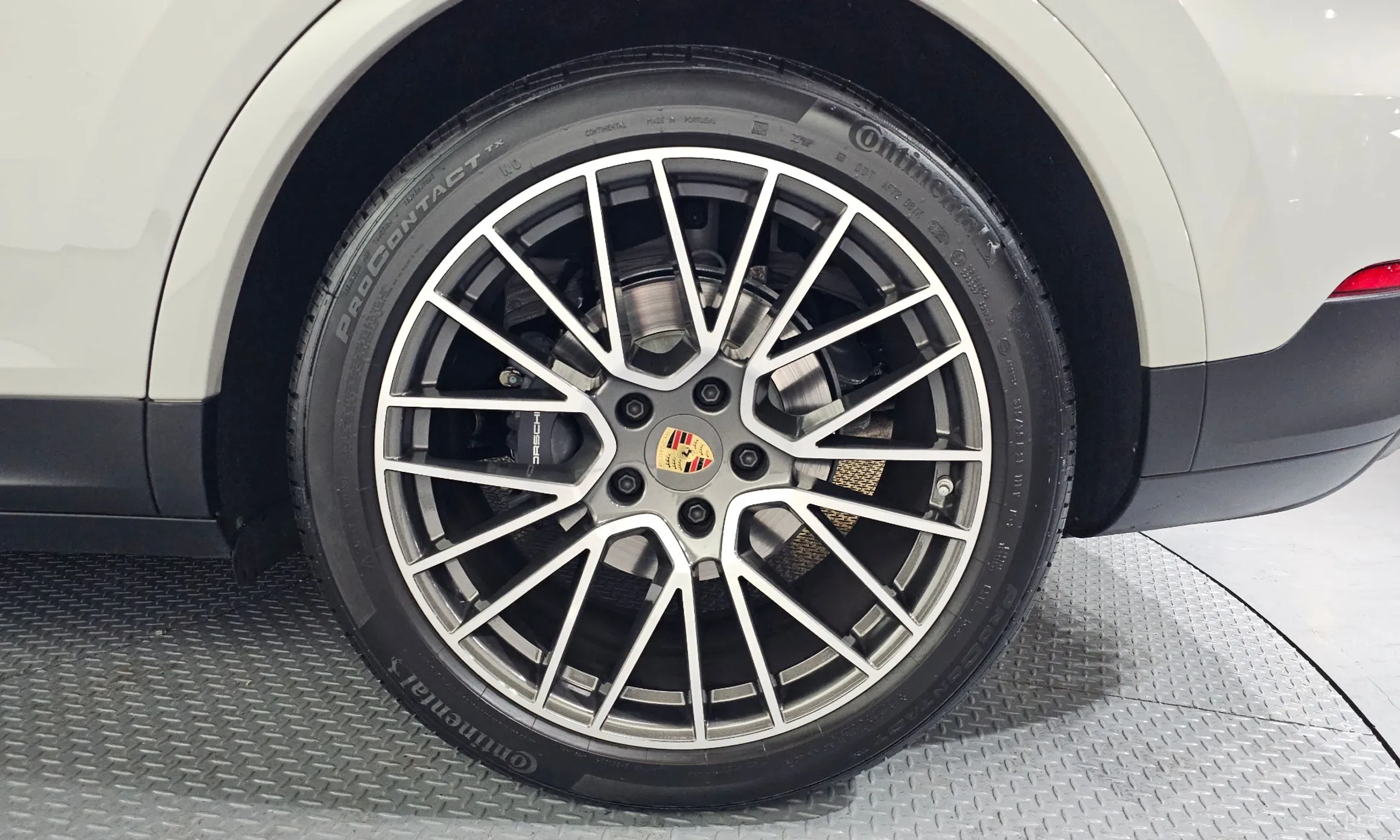 Porsche Cayenne (PO536) превью 5