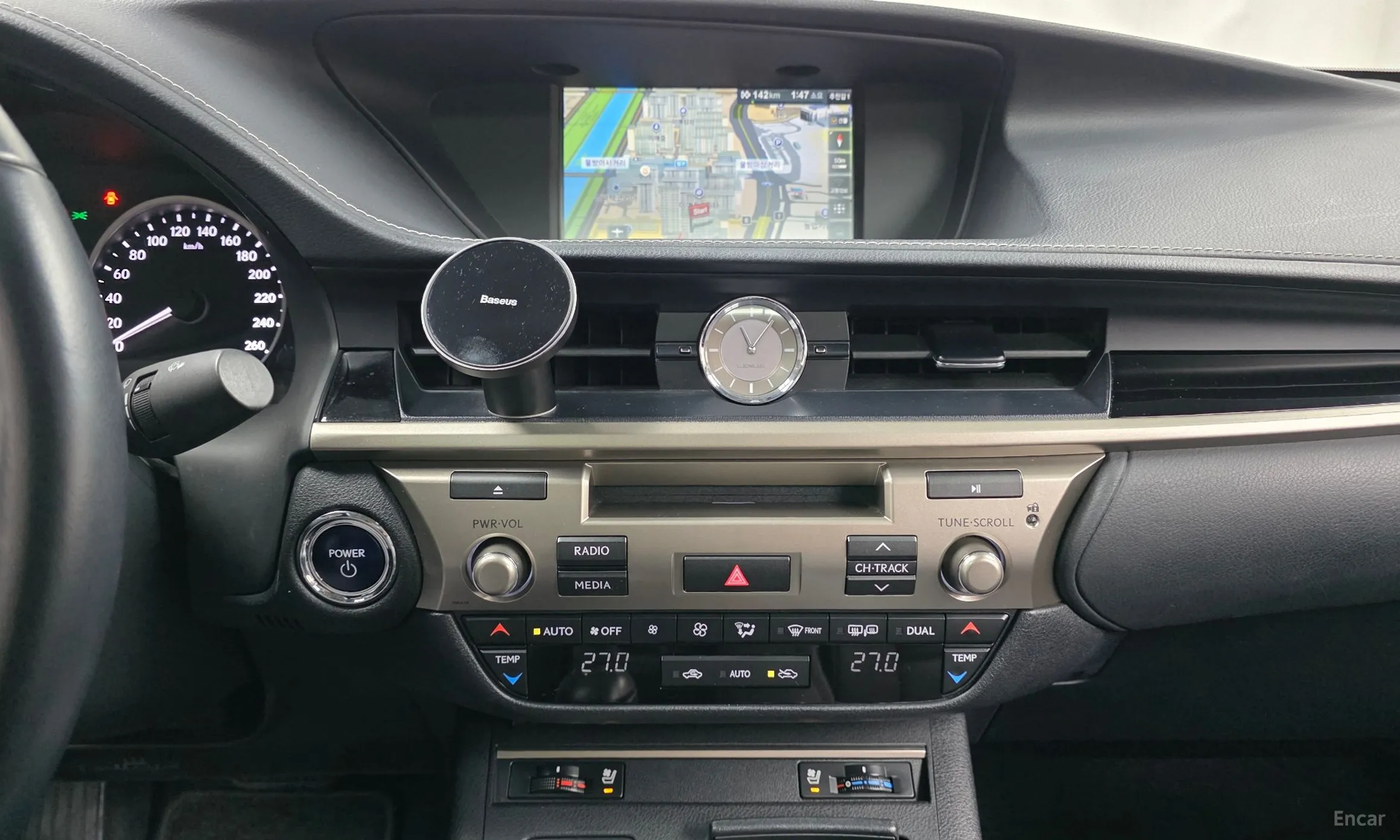 Lexus New ES300h превью 14