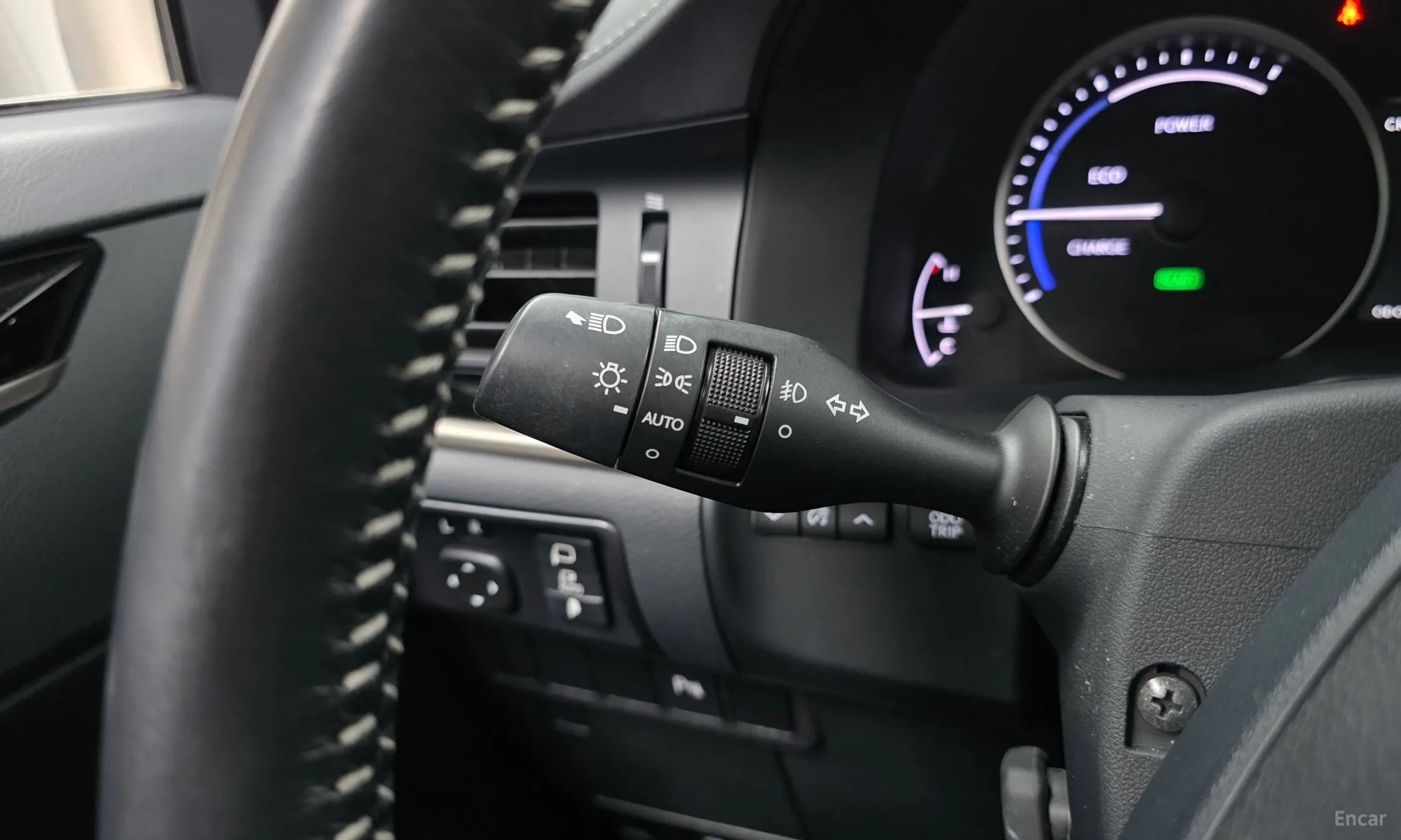 Lexus New ES300h превью 18