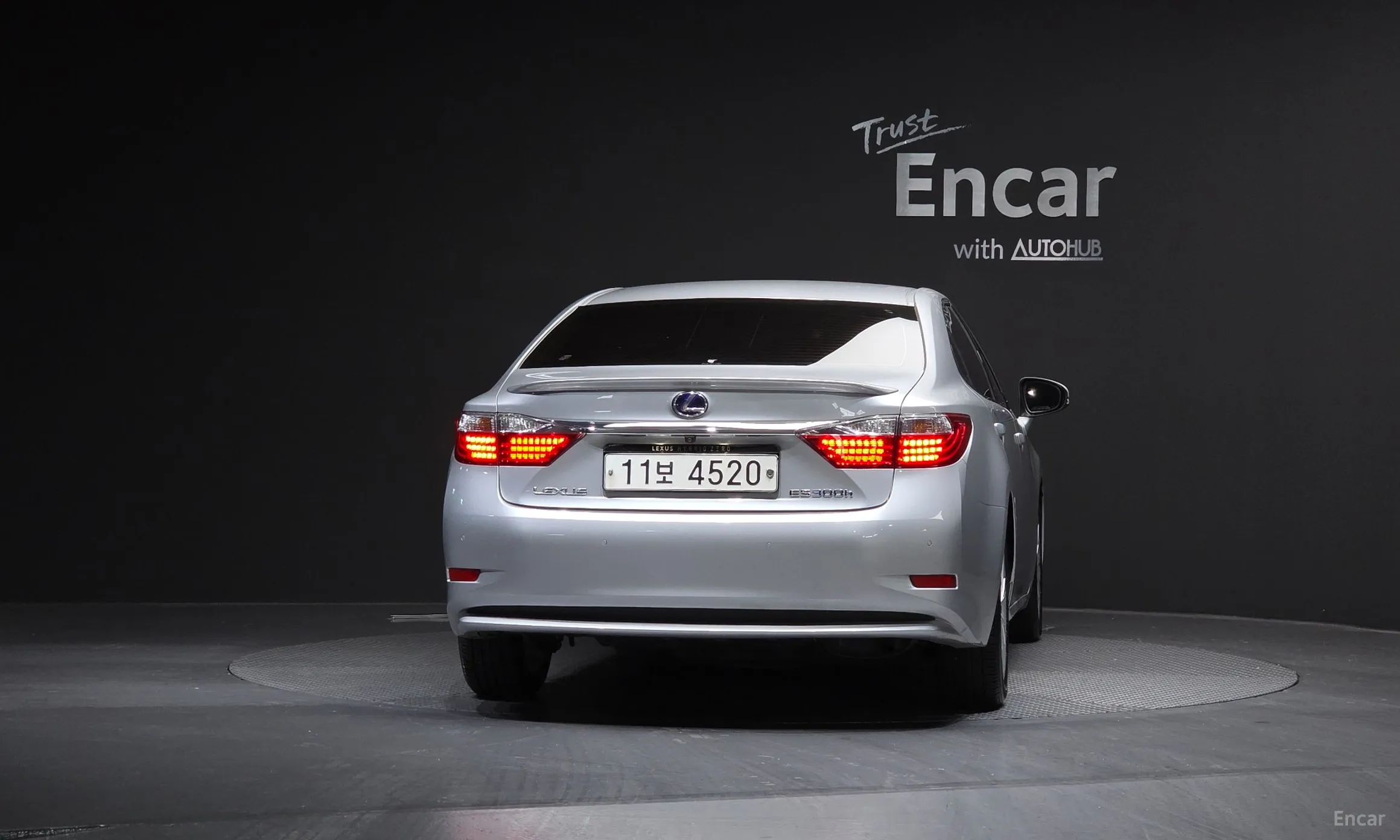 Lexus New ES300h превью 4