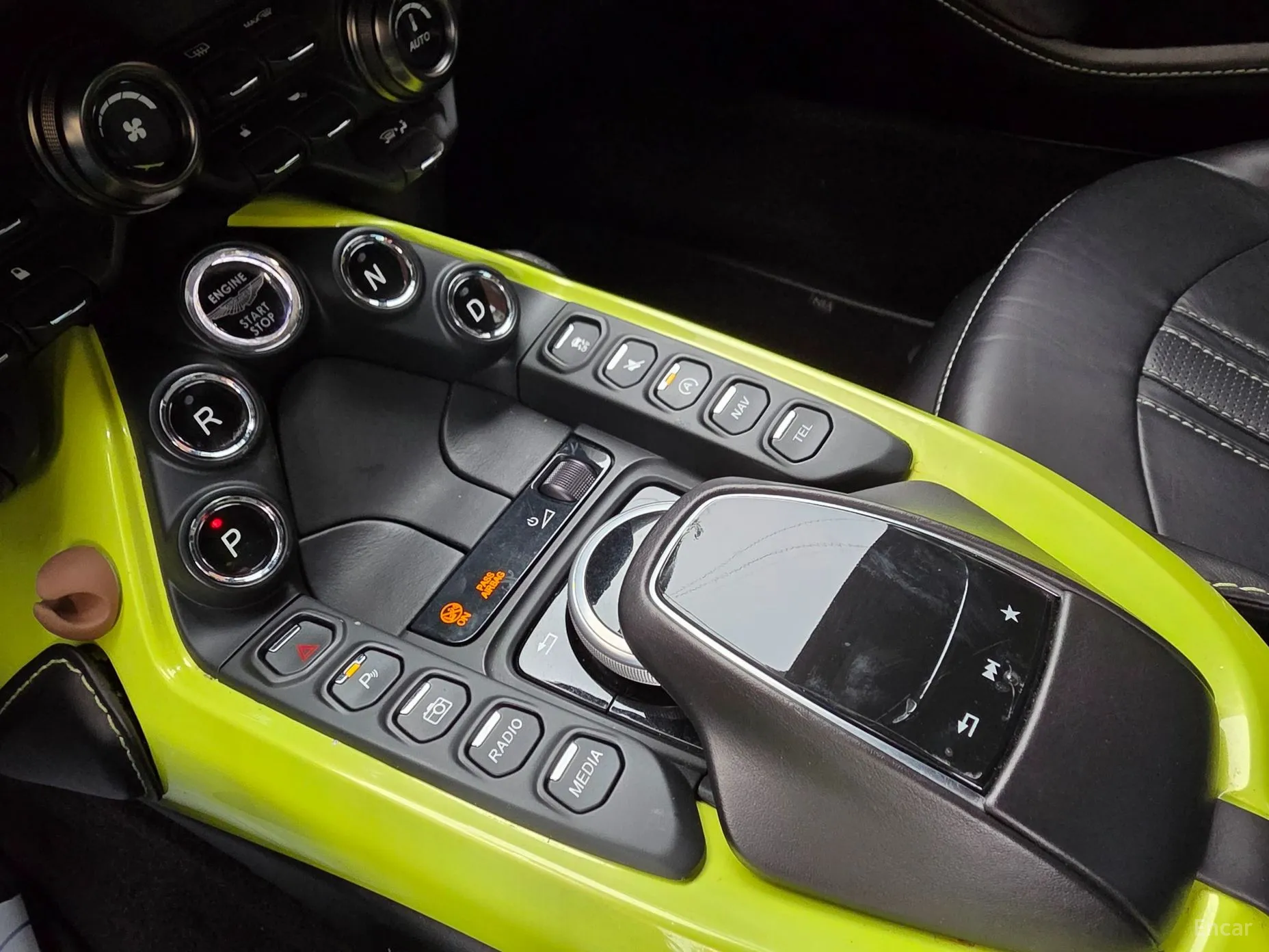 Aston Martin Vantage 2nd Generation превью 11