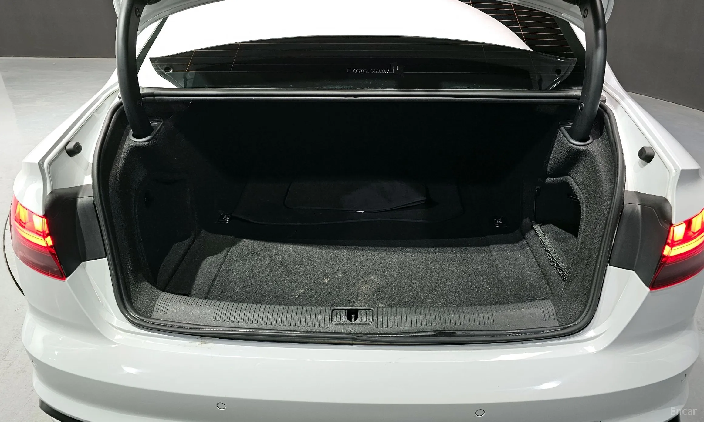 Audi A4 (B9) превью 20