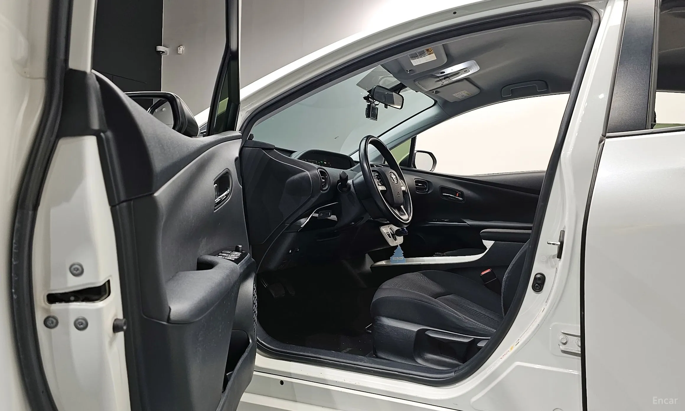 Toyota Prius 4th Generation превью 10